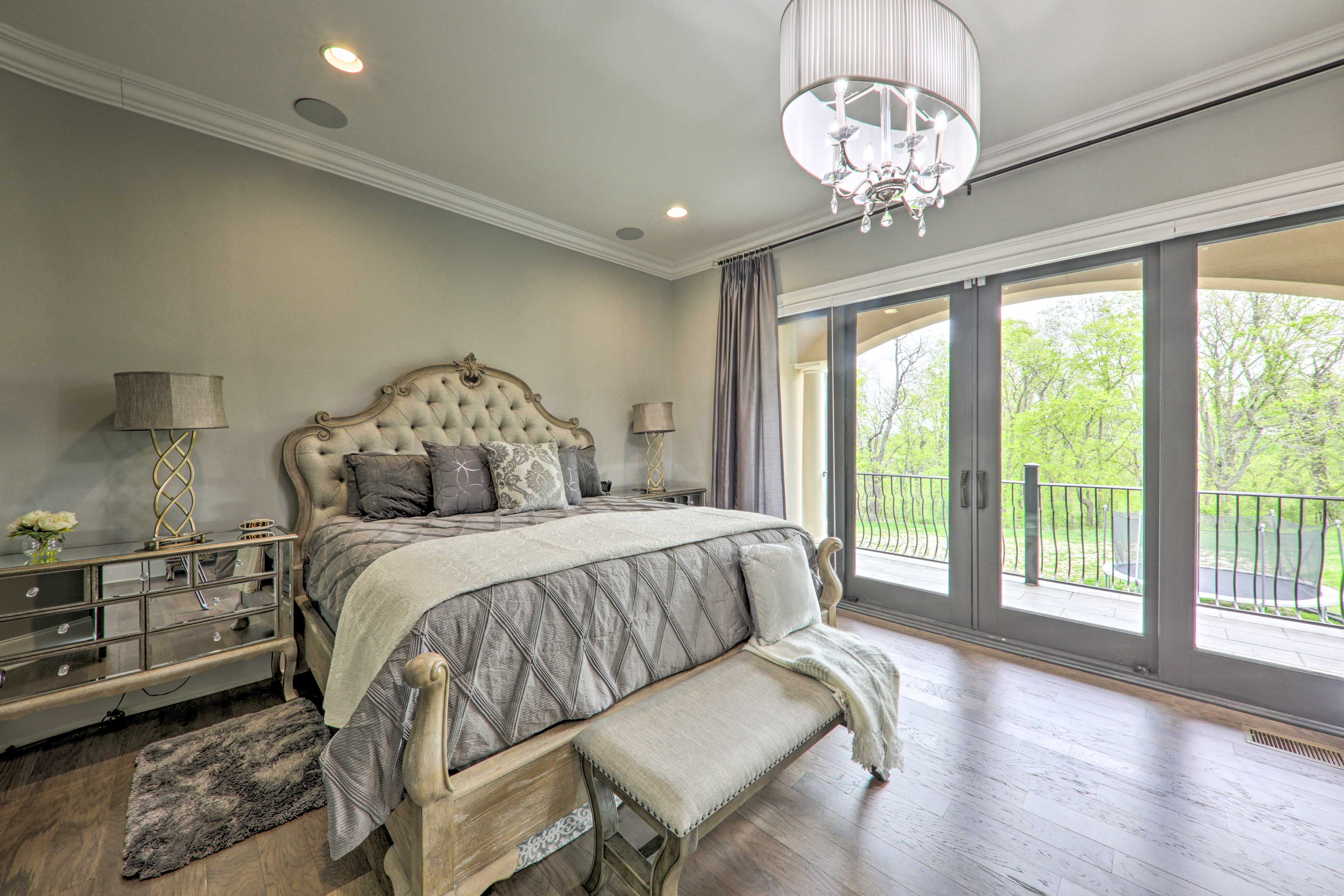 Bedroom 1 | Main Level | King Bed
