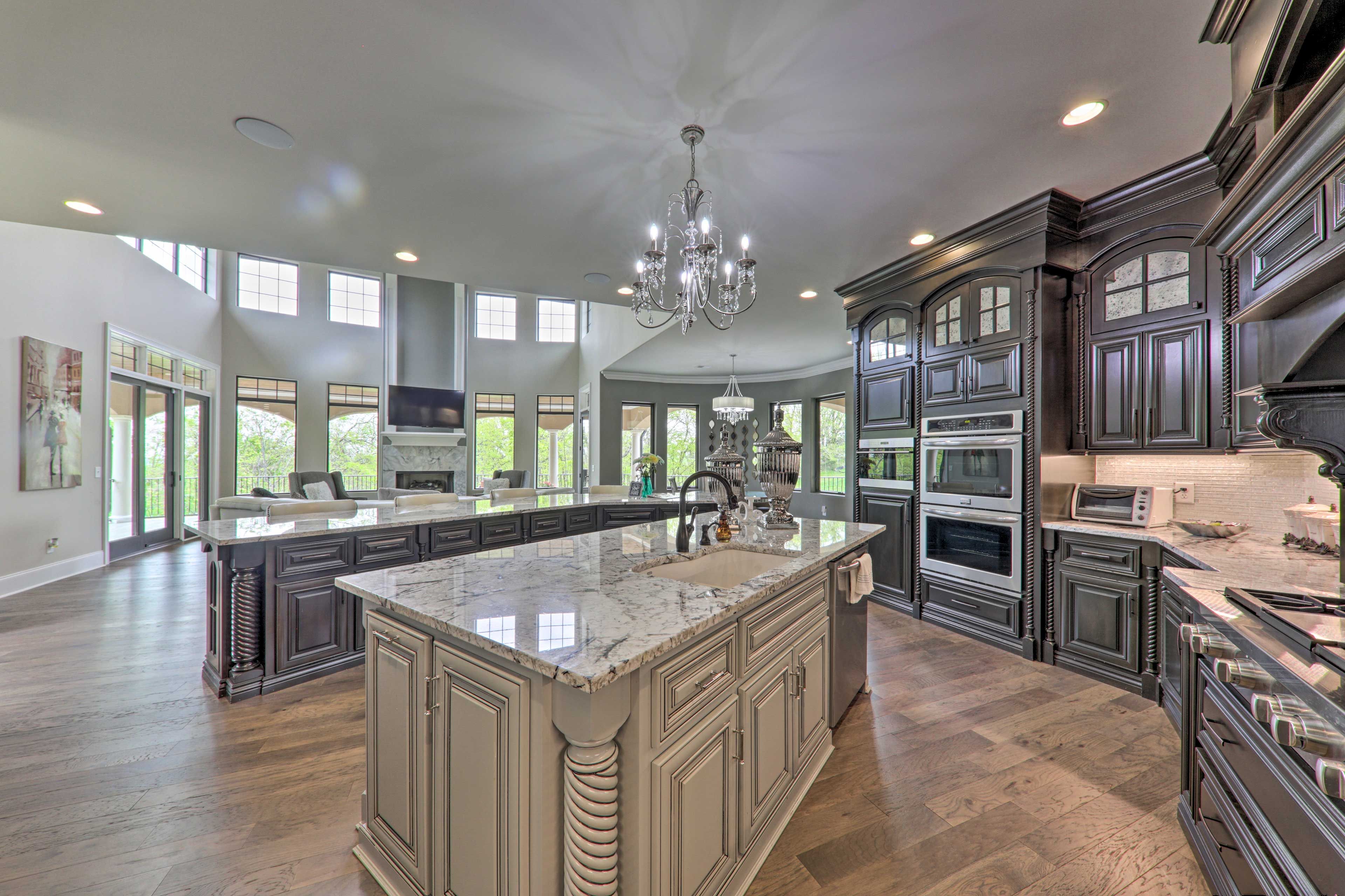 Fully Equipped Kitchen | Dishware & Flatware