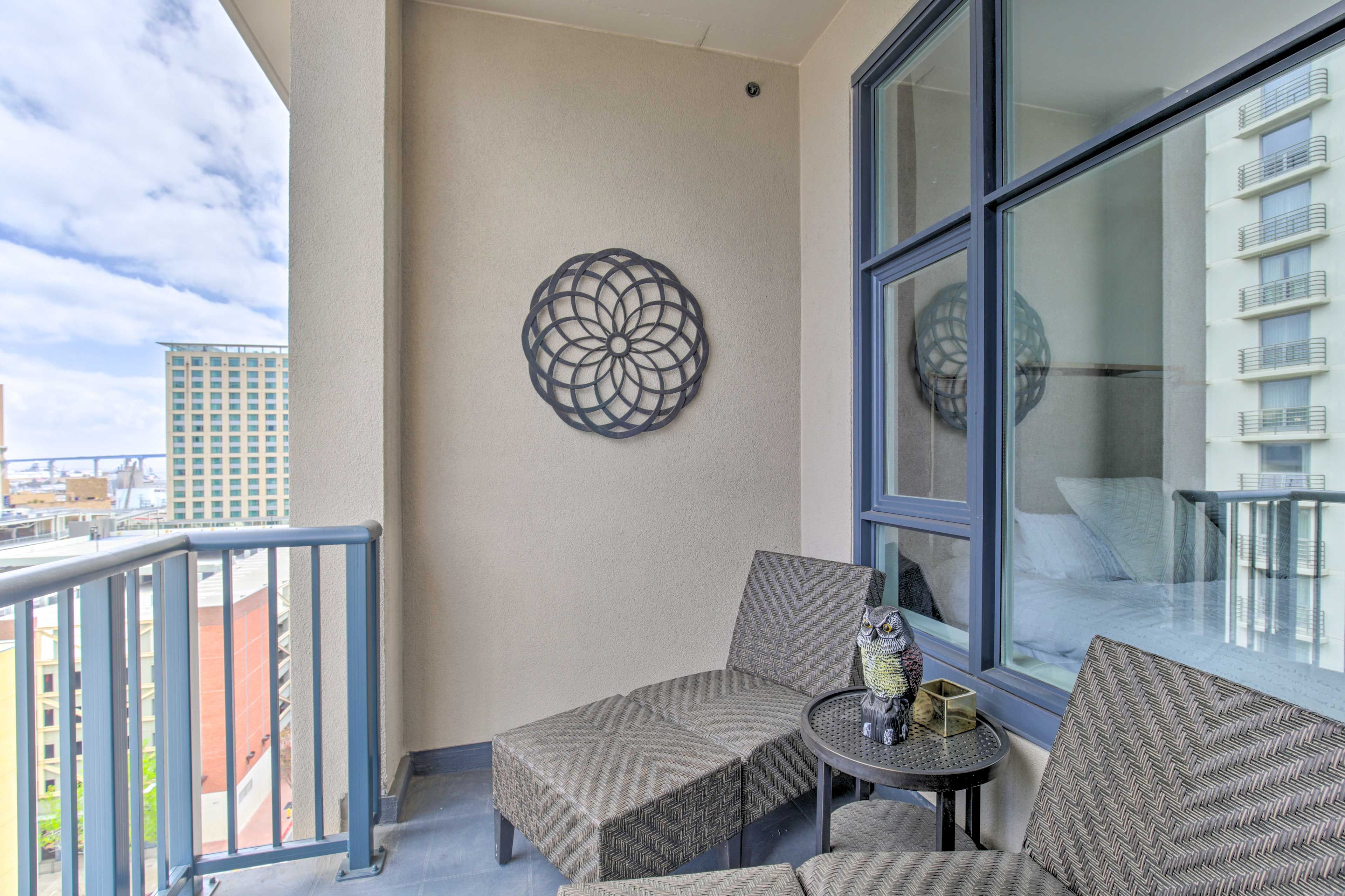 Private Balcony | City Views