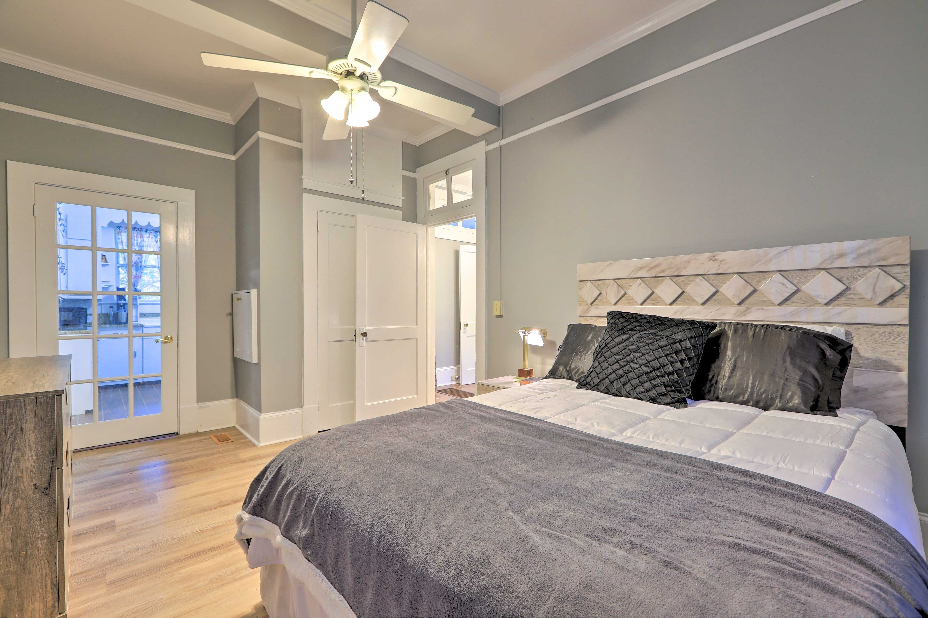 Bedroom 2 | Hangers