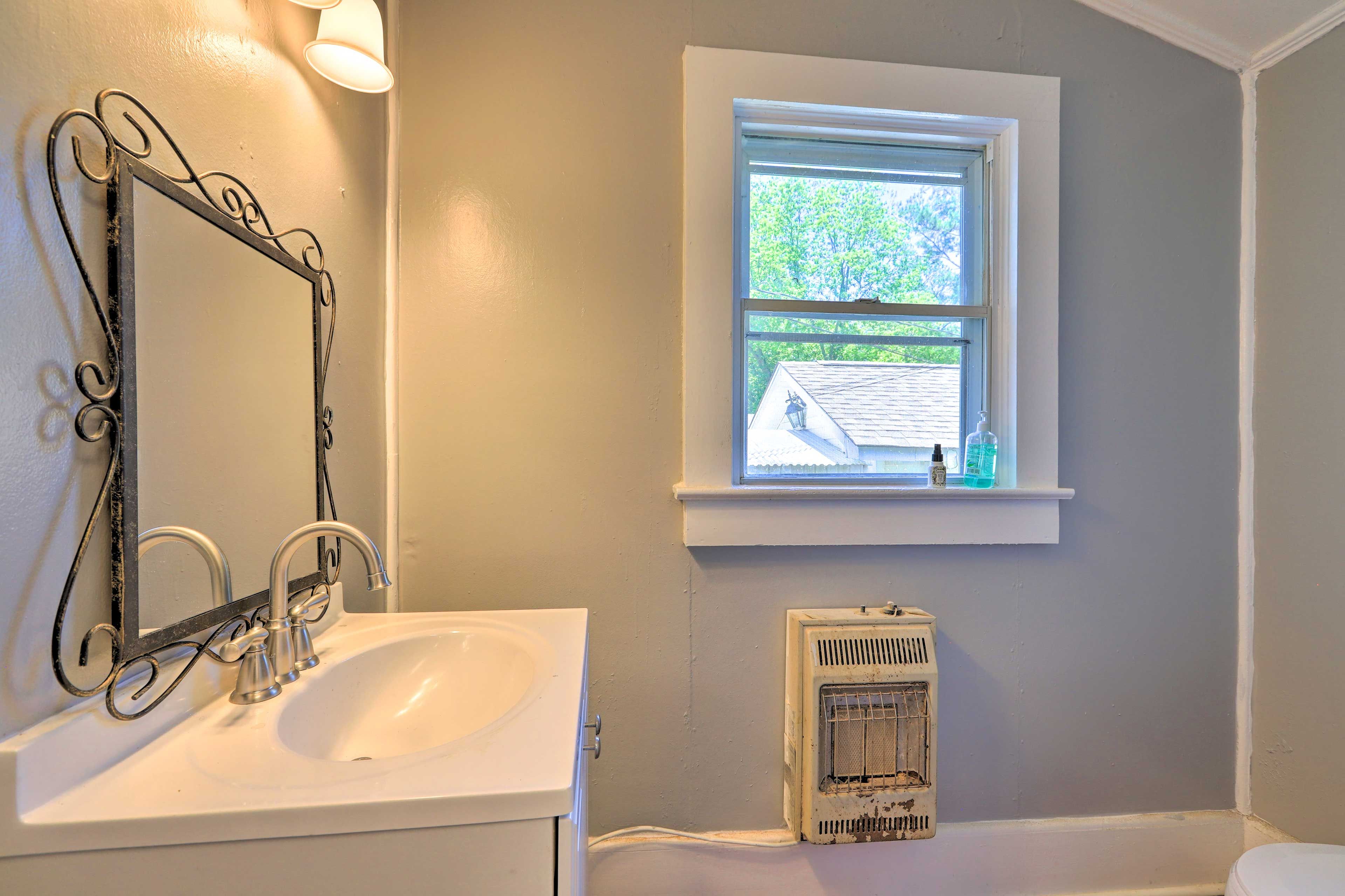 Half Bathroom | 1st Floor