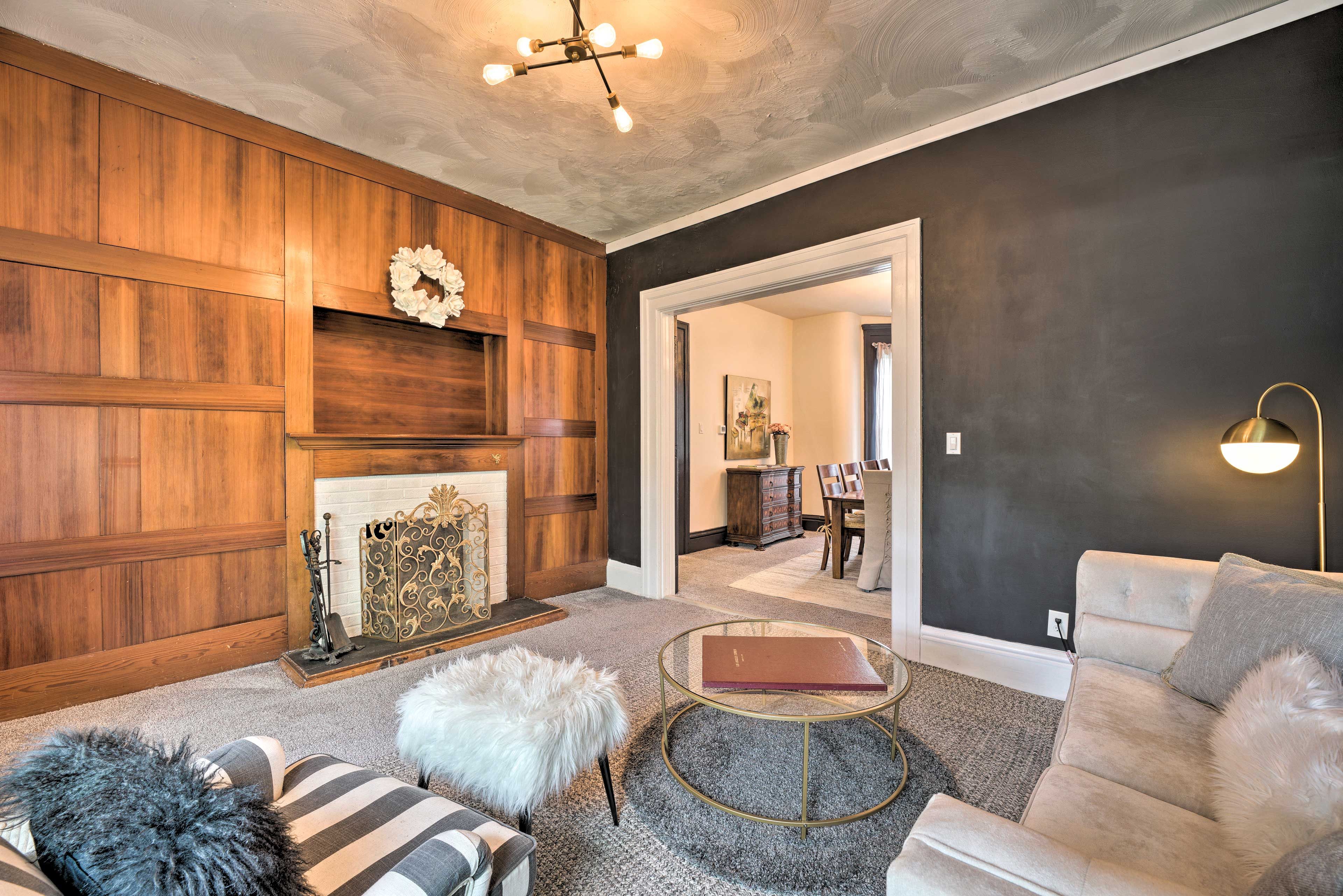 Den | Decorative Fireplace