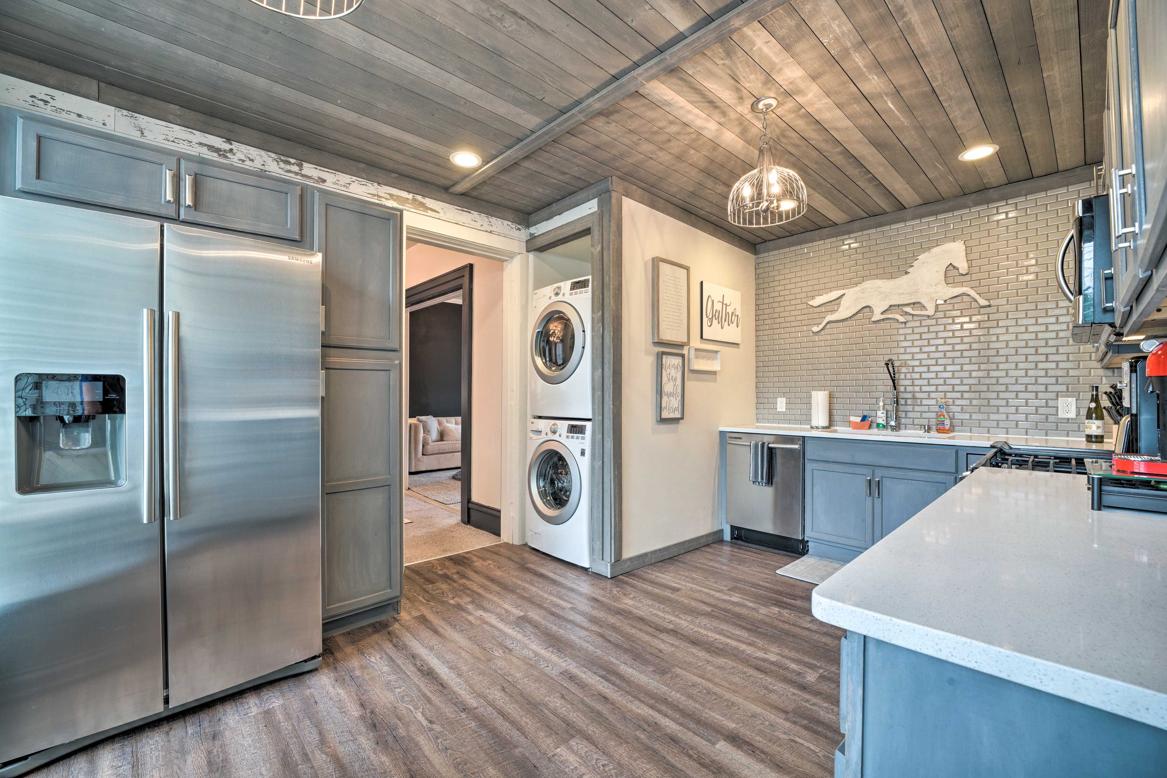 Kitchen | Laundry Machines | Linens/Towels Provided