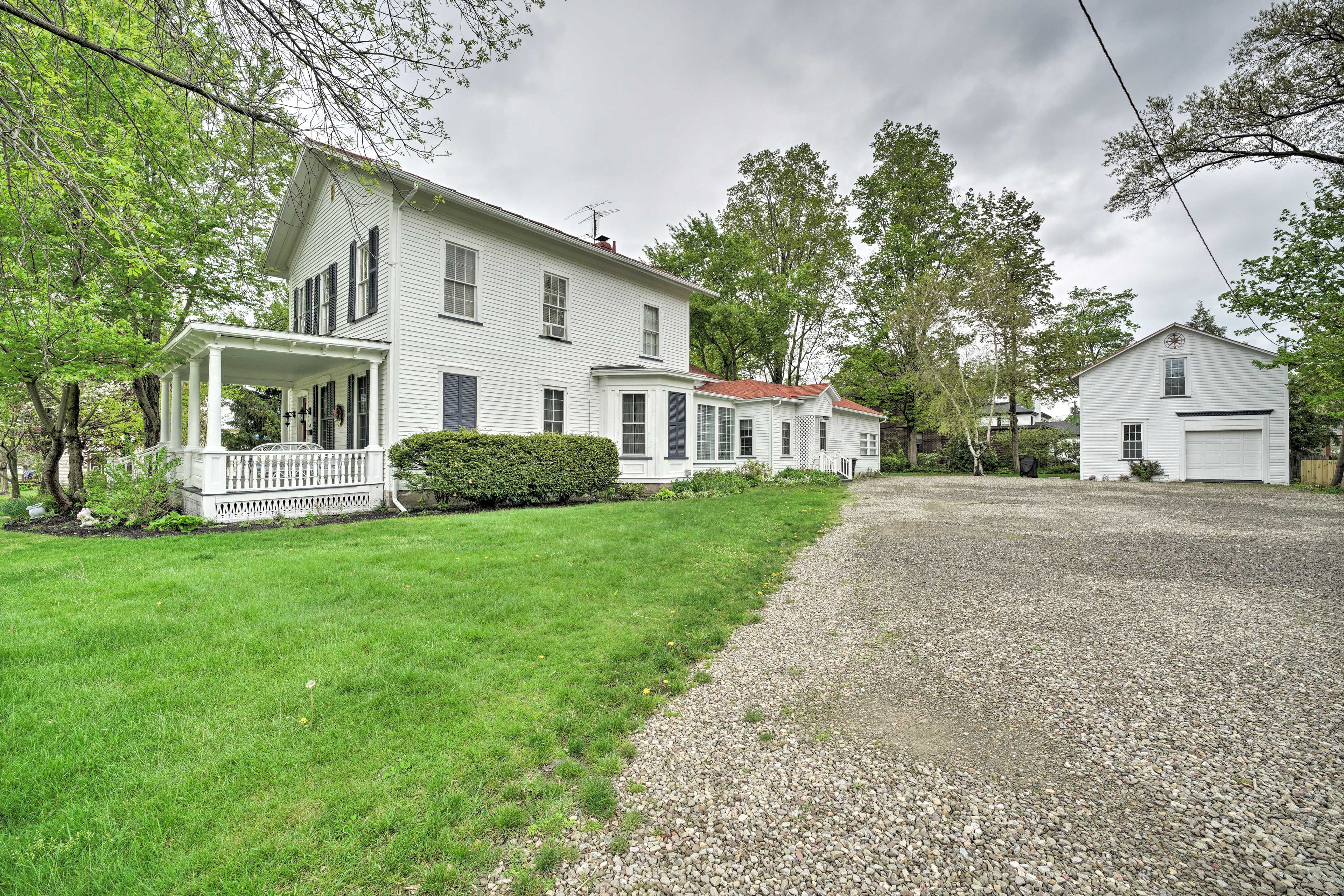 Property Exterior | Driveway (2 Vehicles Allowed) | Parking Area Shared
