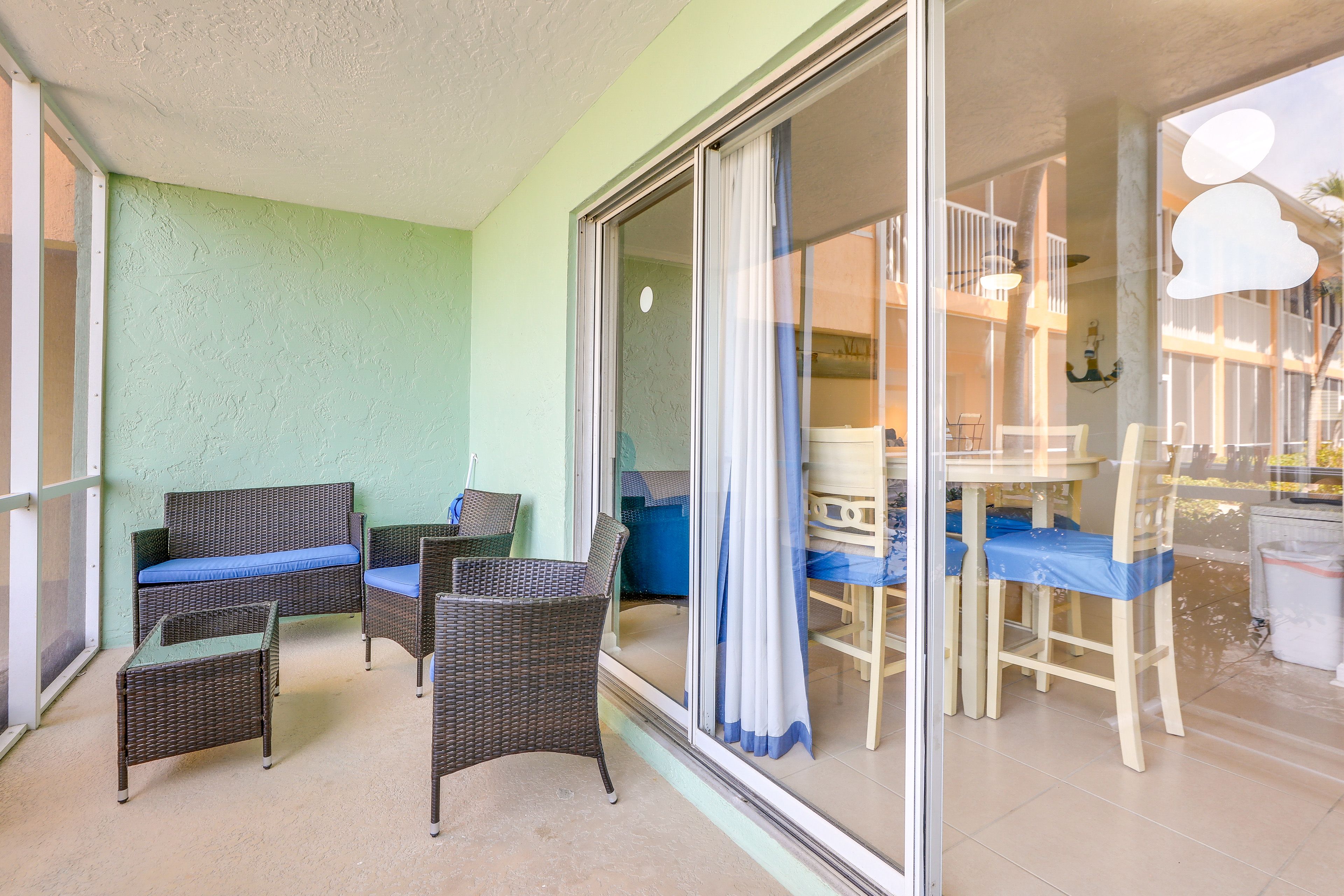 Private Screened-In Porch