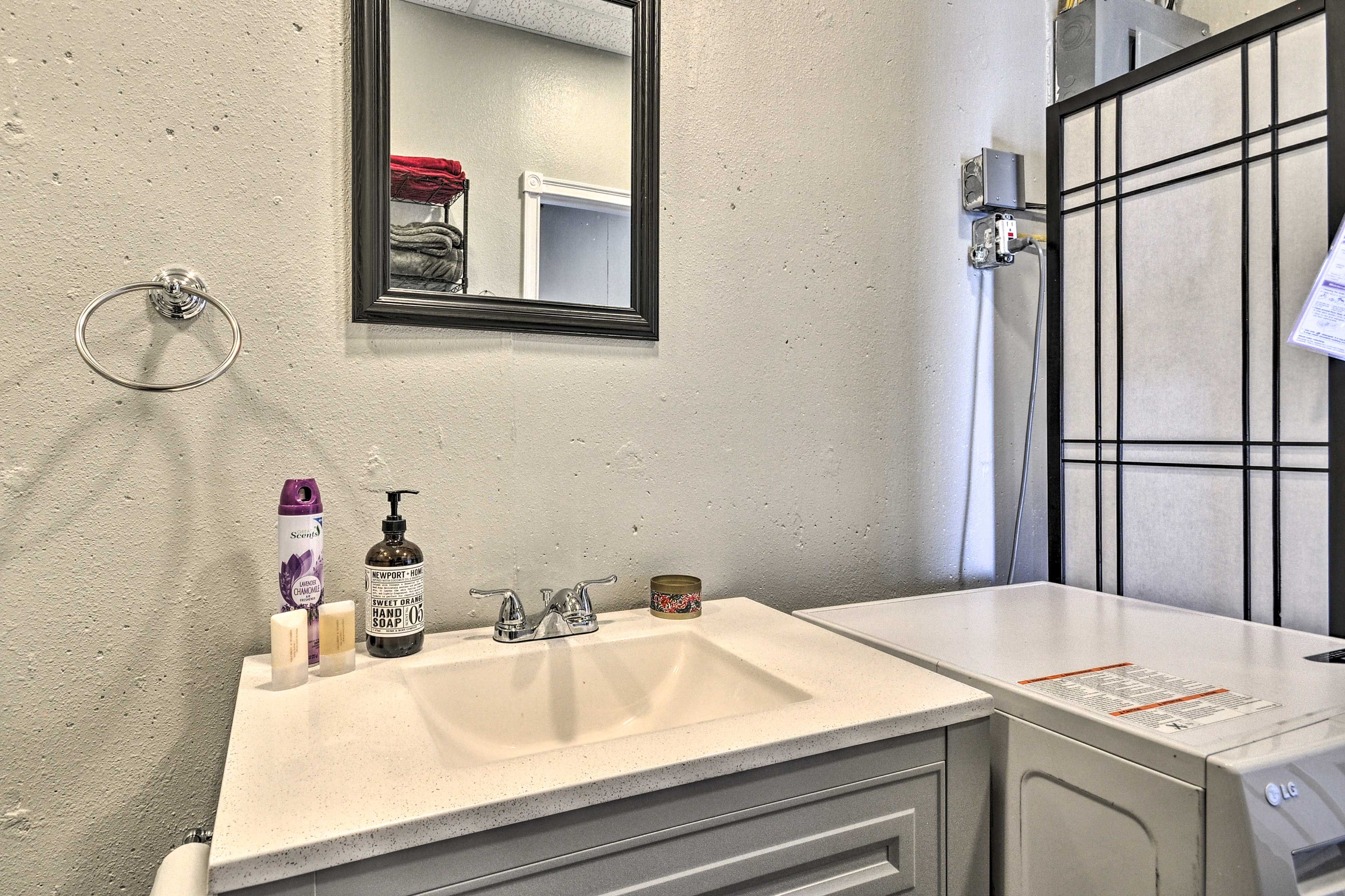 Full Bathroom