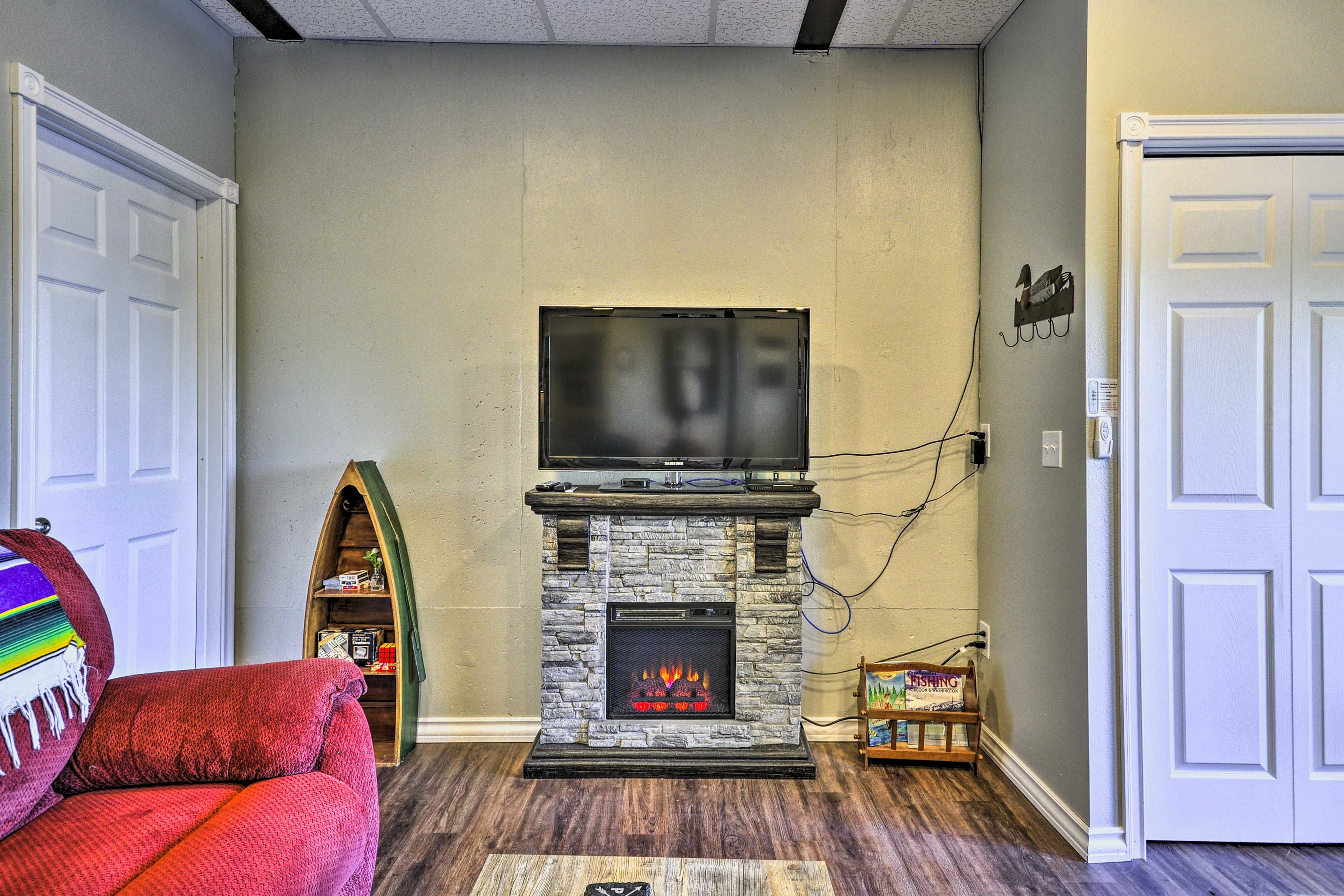Living Room | Books | Board Games