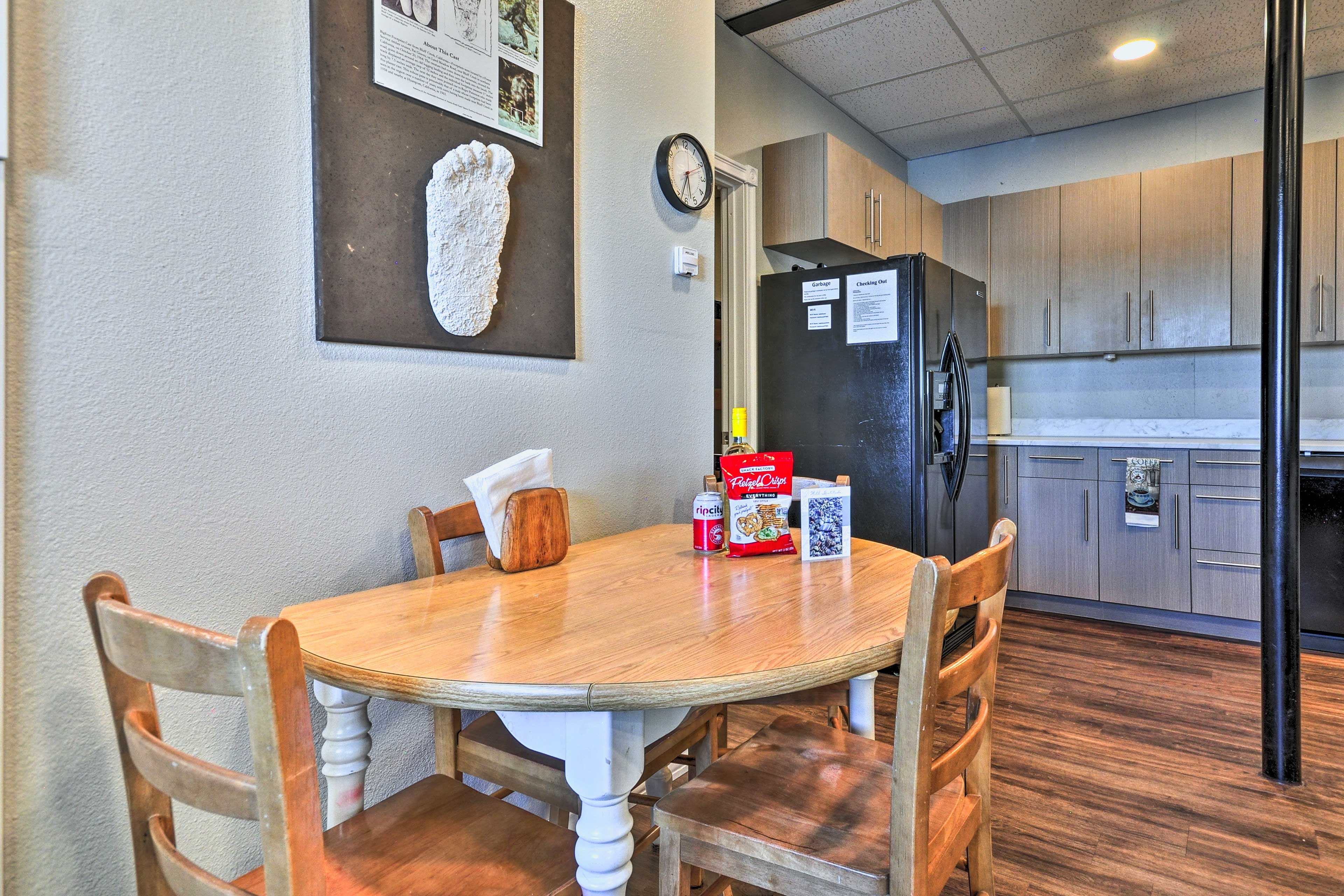 Dining Area | Dishware & Flatware Provided