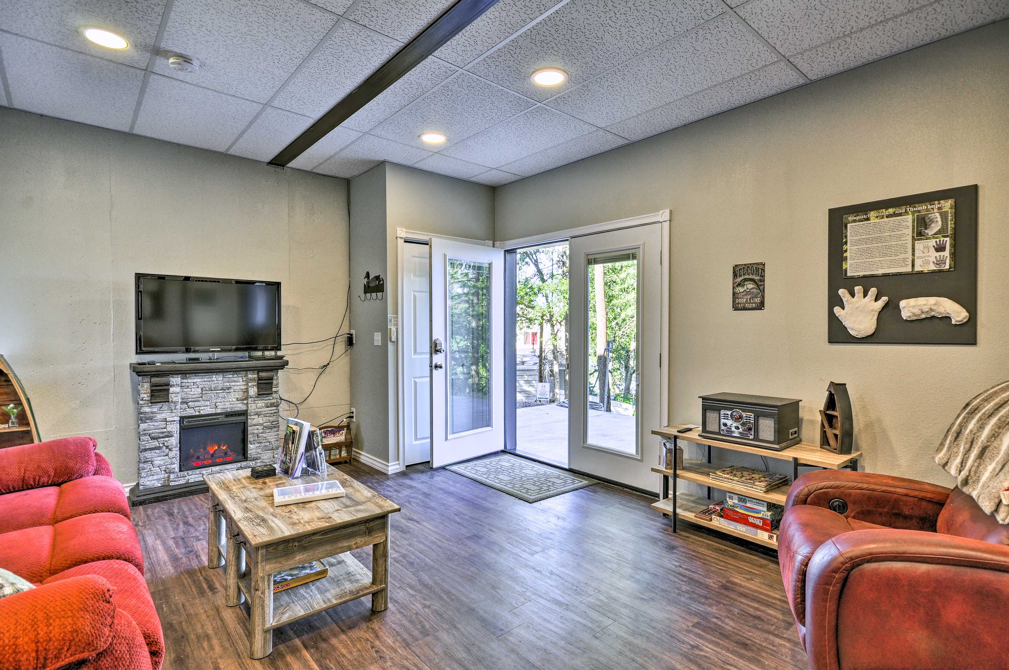 Living Room | Electric Fireplace | Smart TV