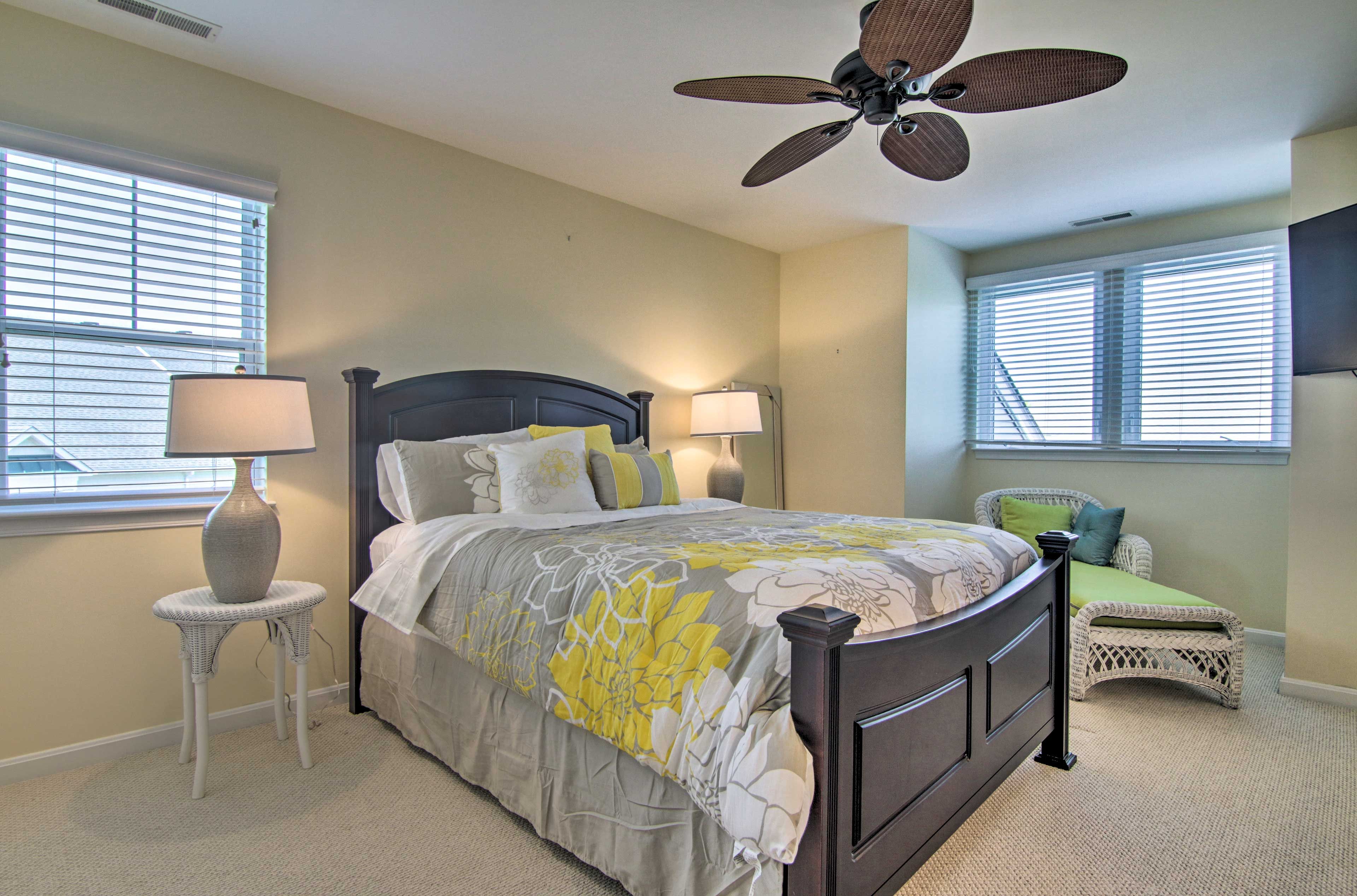 Bedroom 2 | Queen Bed