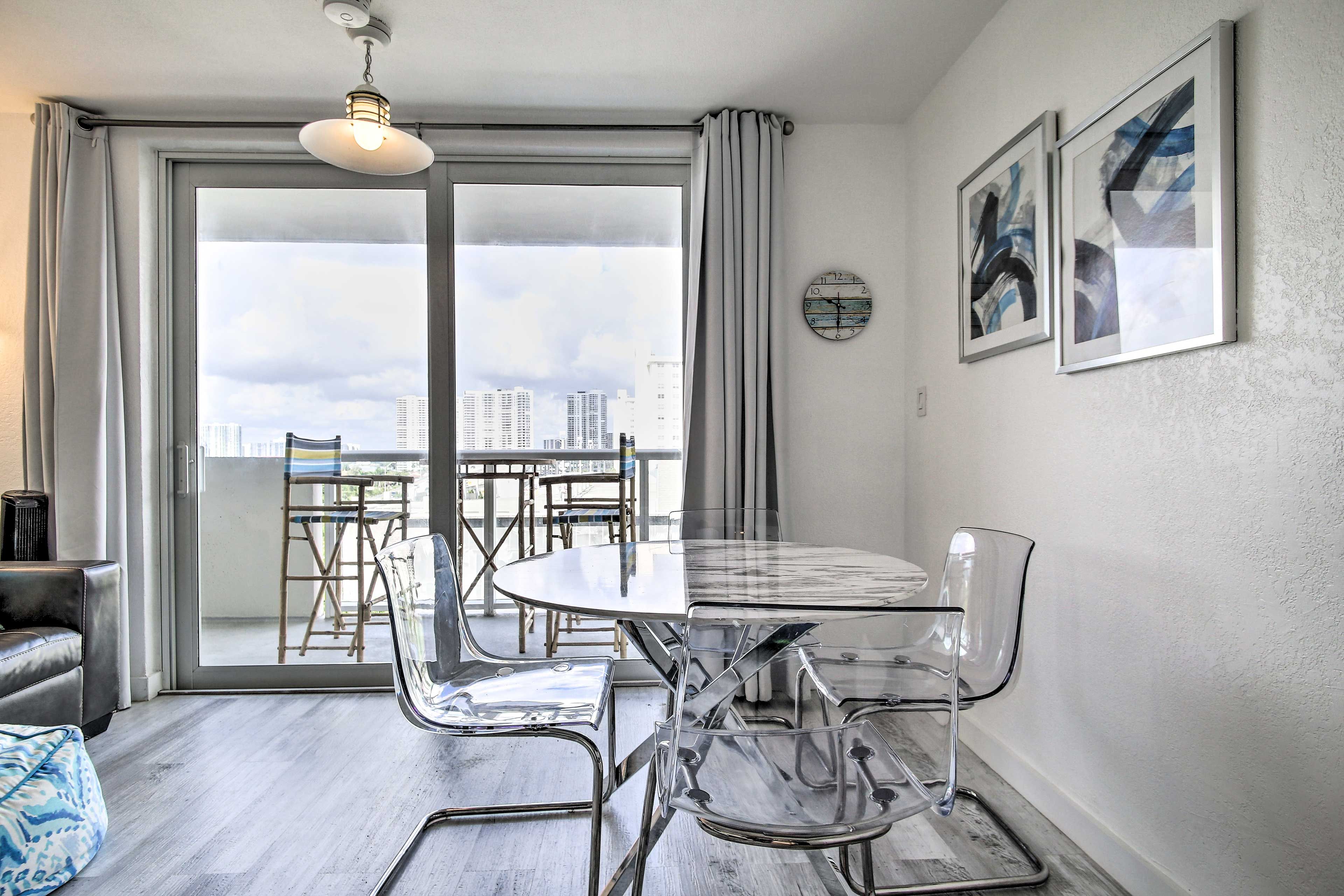 Dining Area | Dishware & Flatware Provided