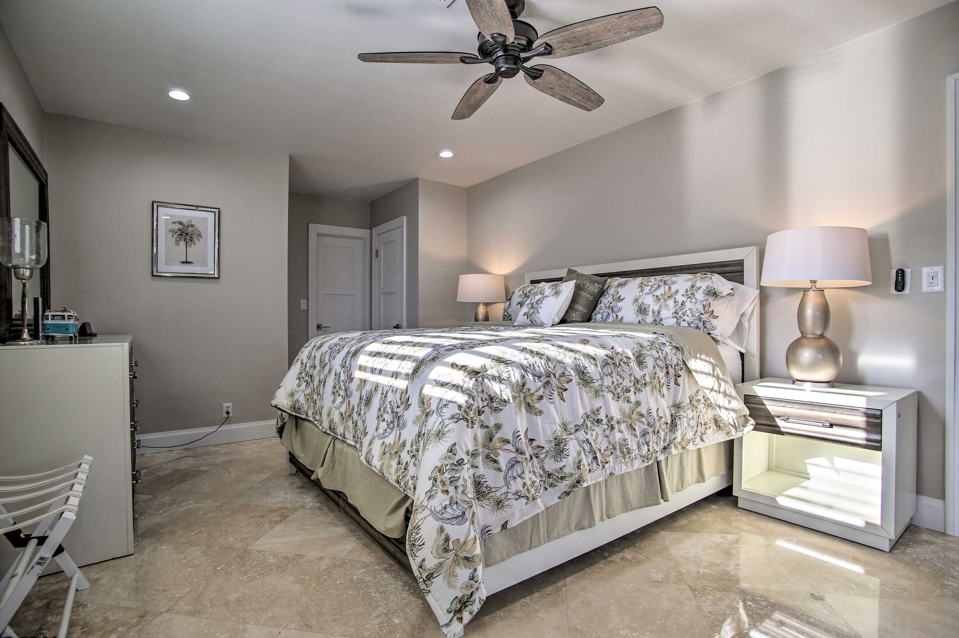 Bedroom 1 | King Bed
