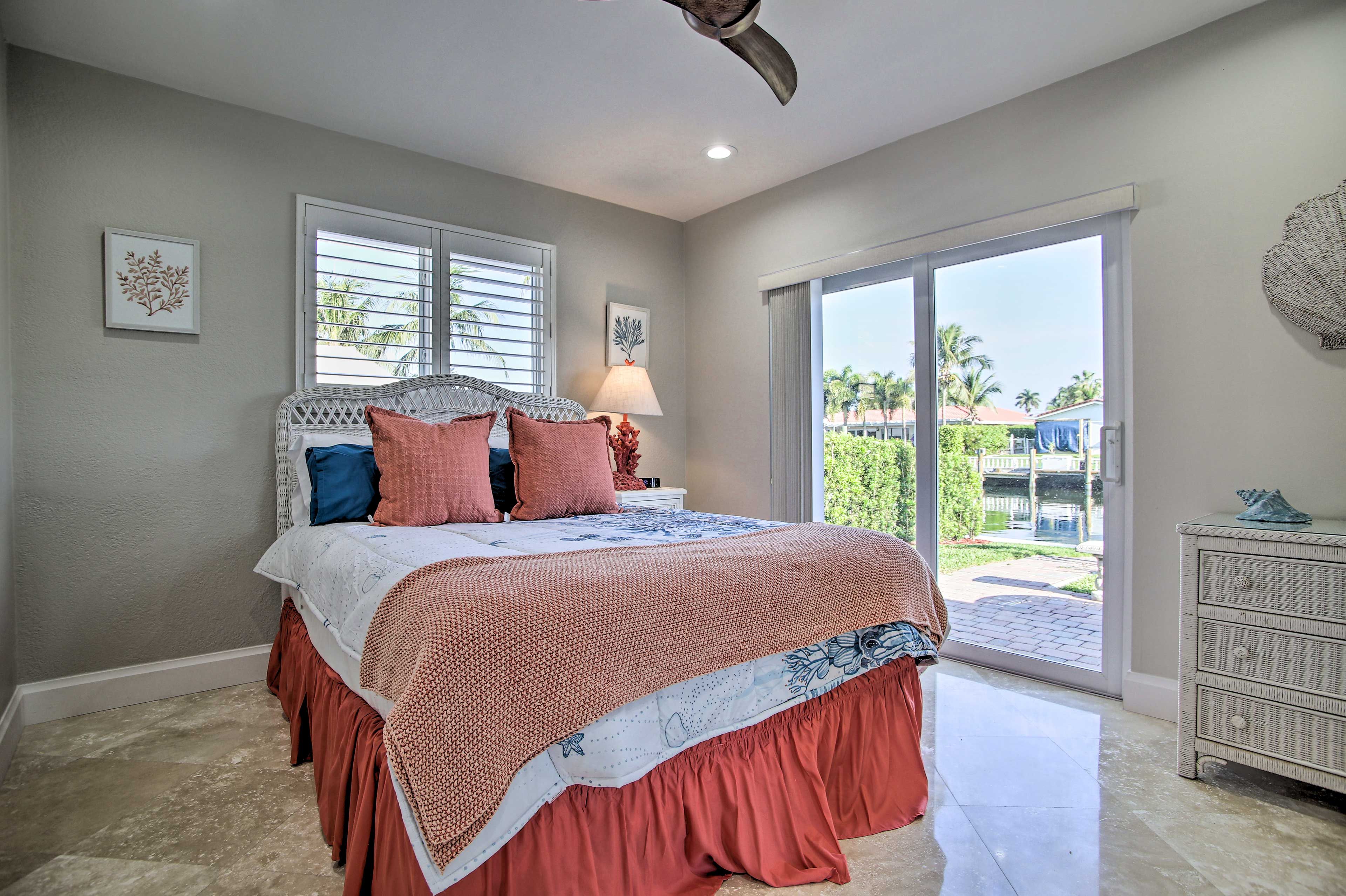 Bedroom 3 | Queen Bed