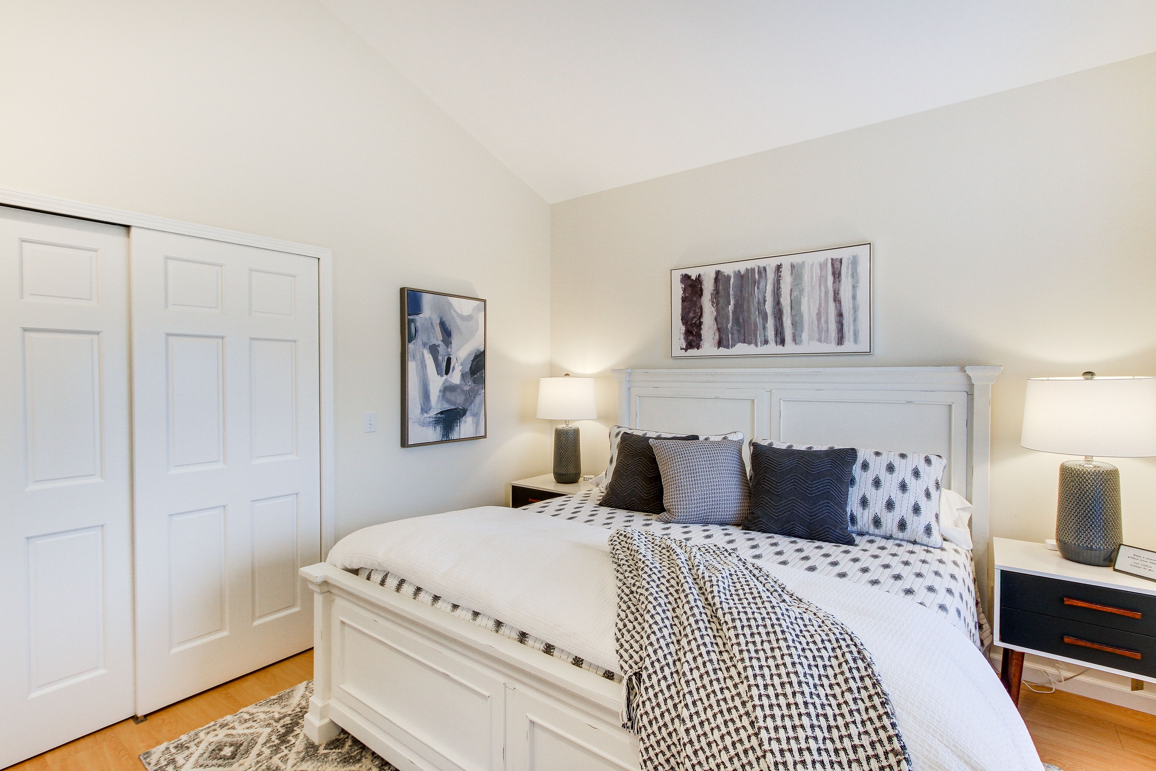 Bedroom 2 | King Bed