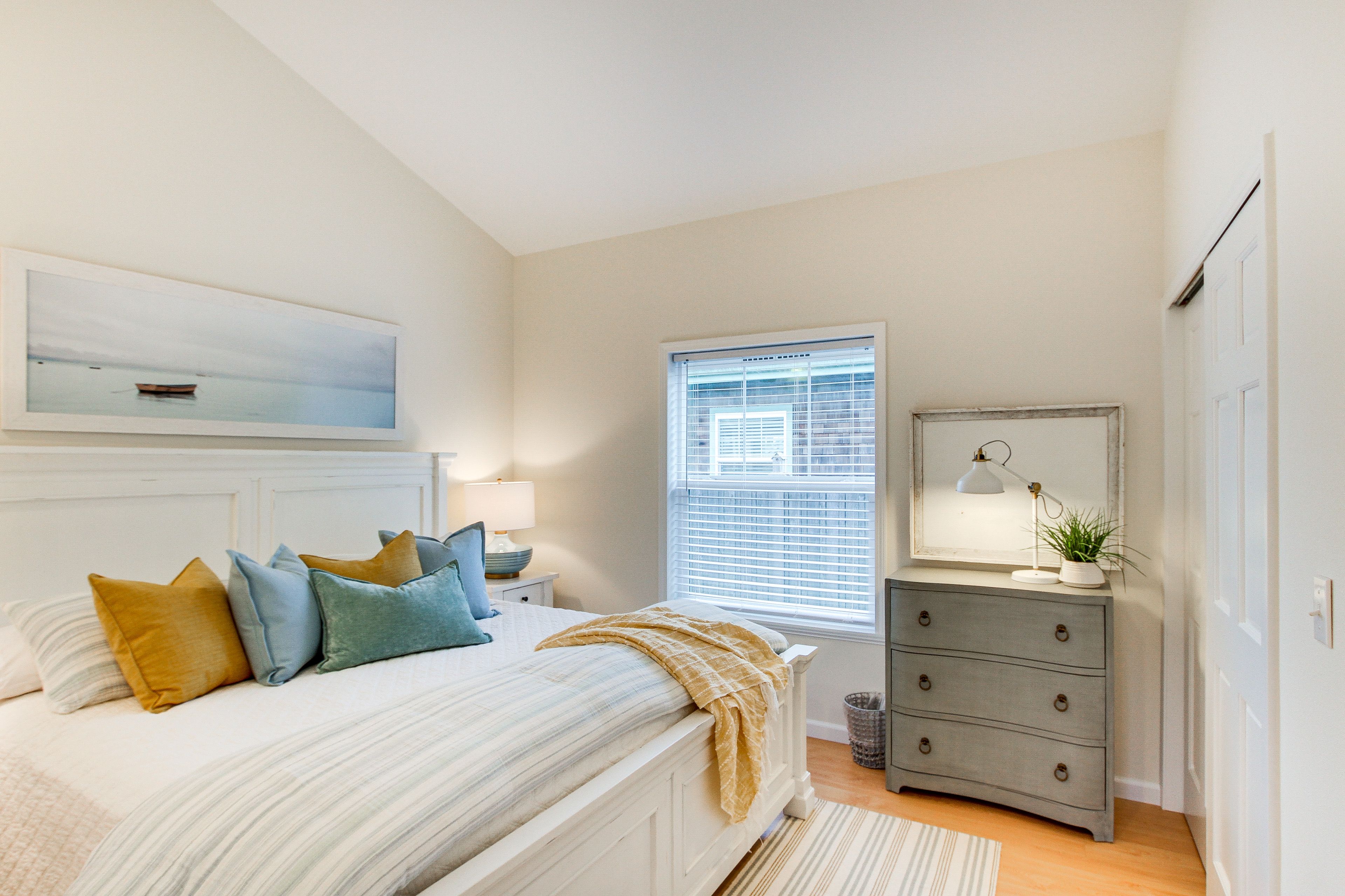 Bedroom 1 | King Bed