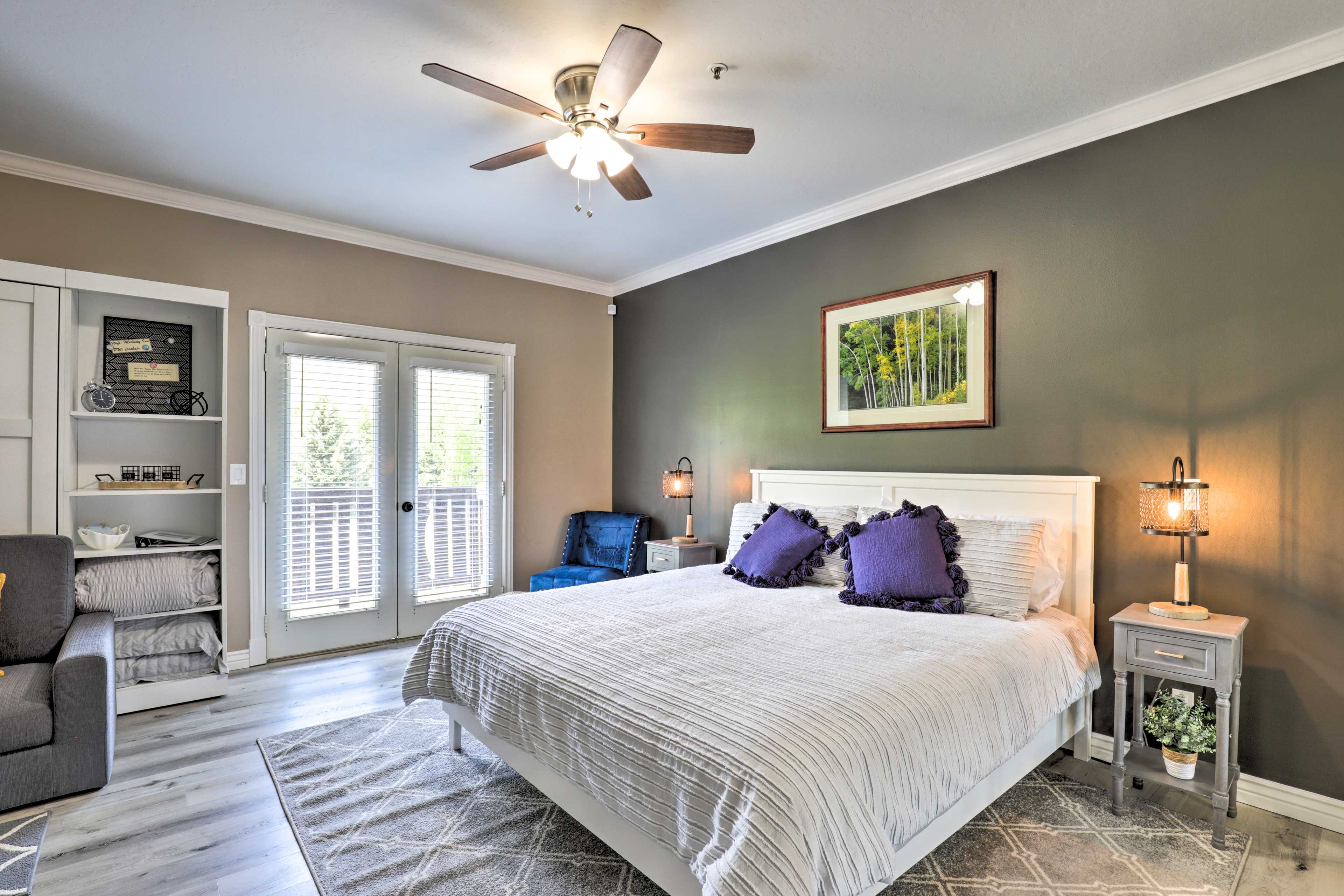 Interior | California King Bed