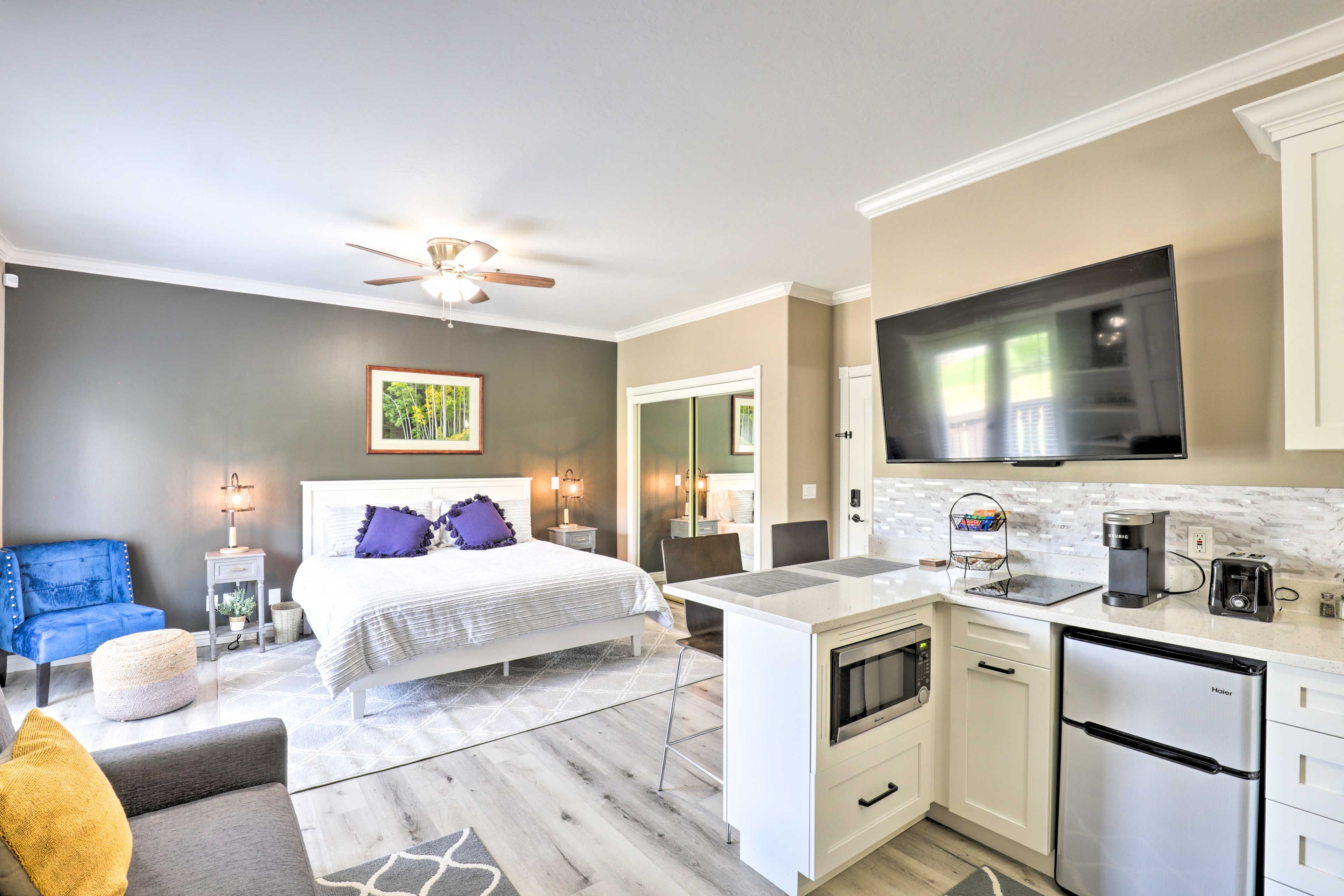 Kitchenette | Smart TV