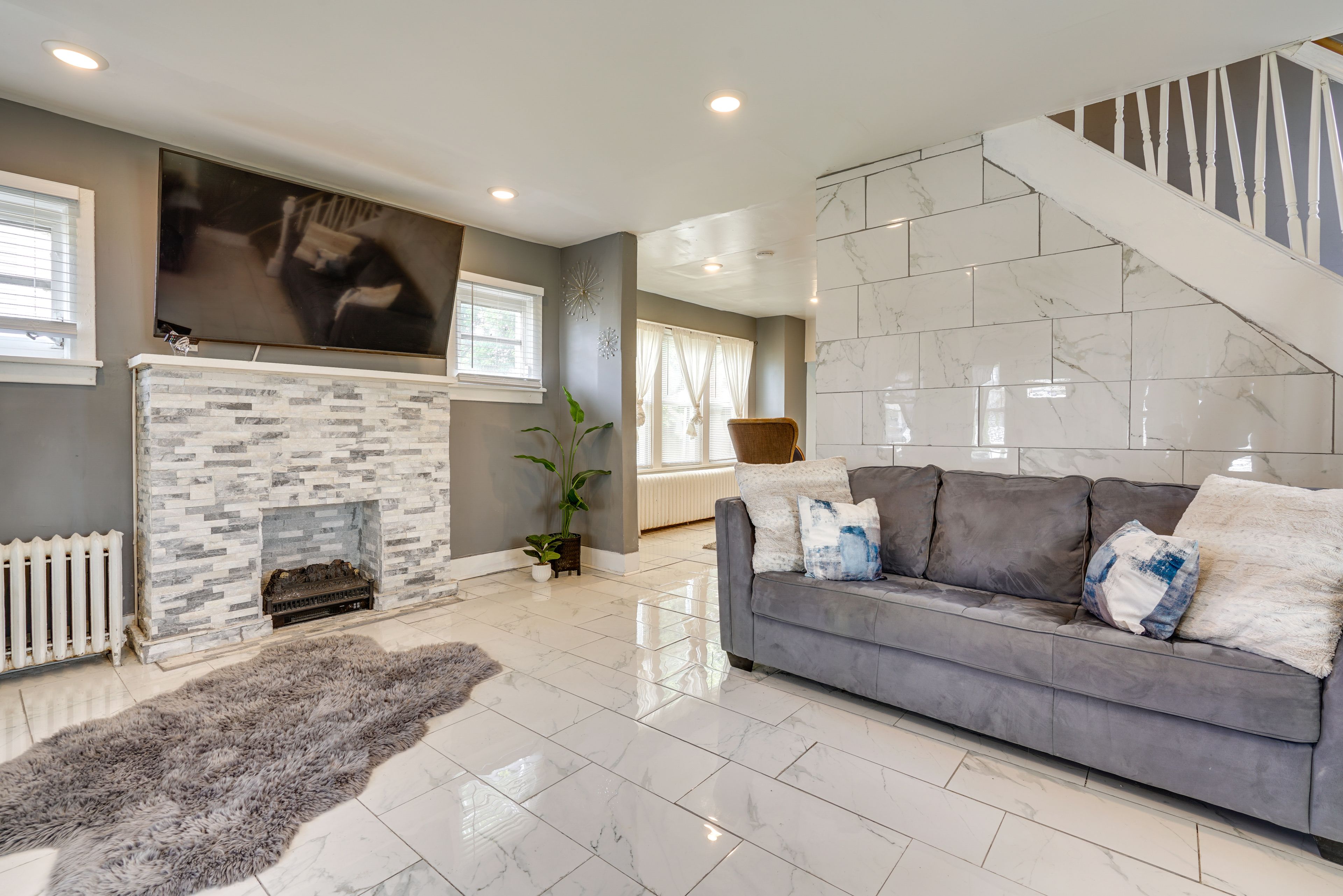 Living Room | Smart TV | Free WiFi