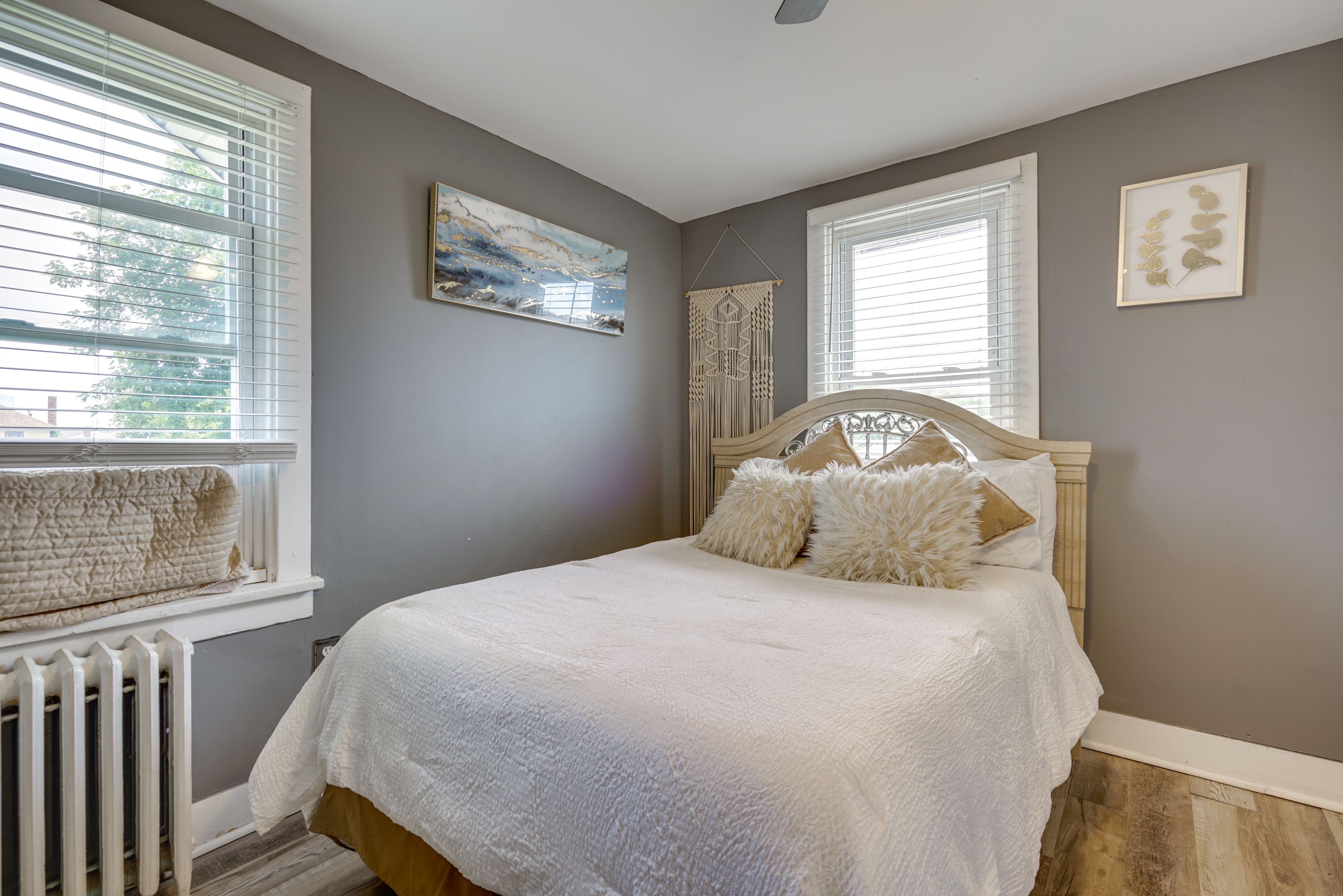 Bedroom 2 | Queen Bed