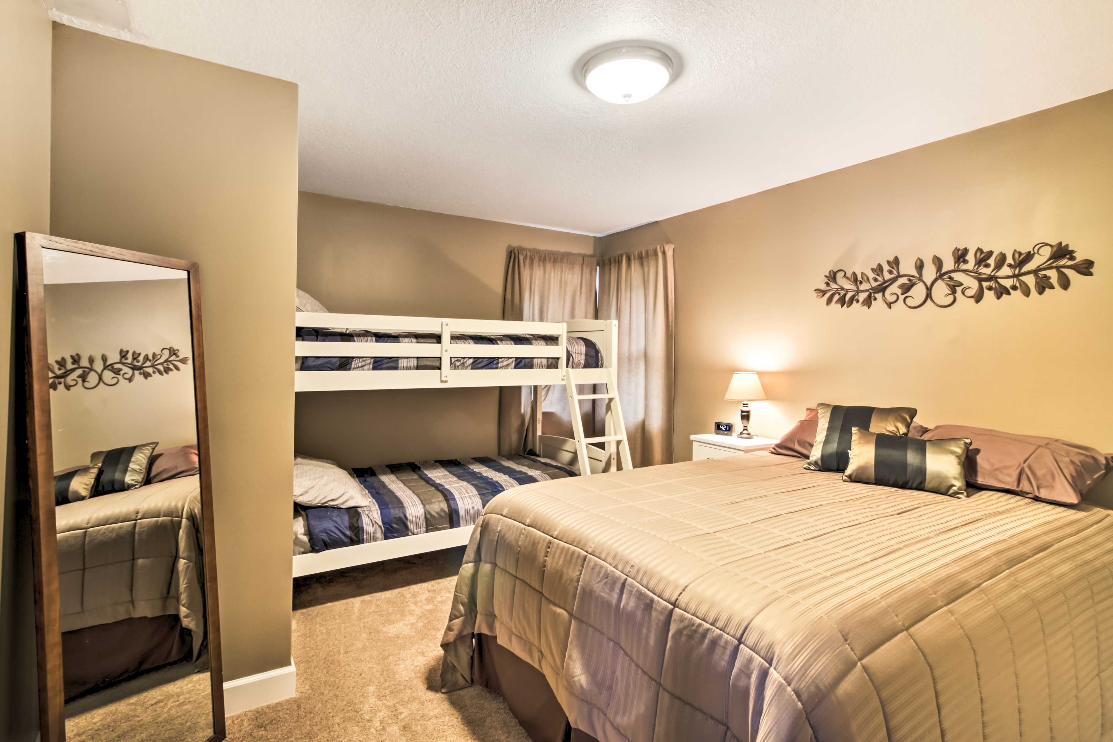 Bedroom 3 | Queen Bed | Twin Bunk Bed