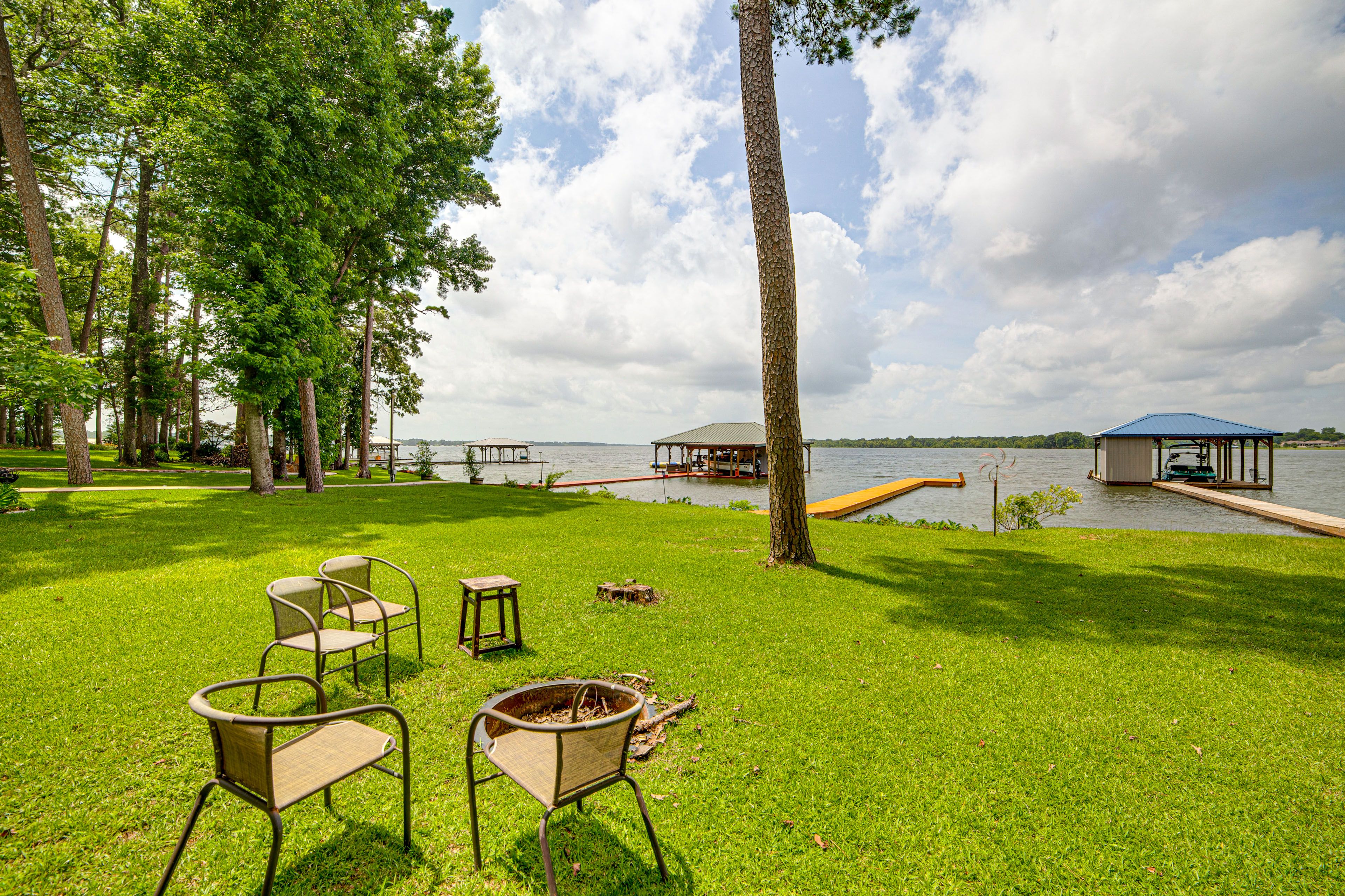 Exterior | Fire Pit
