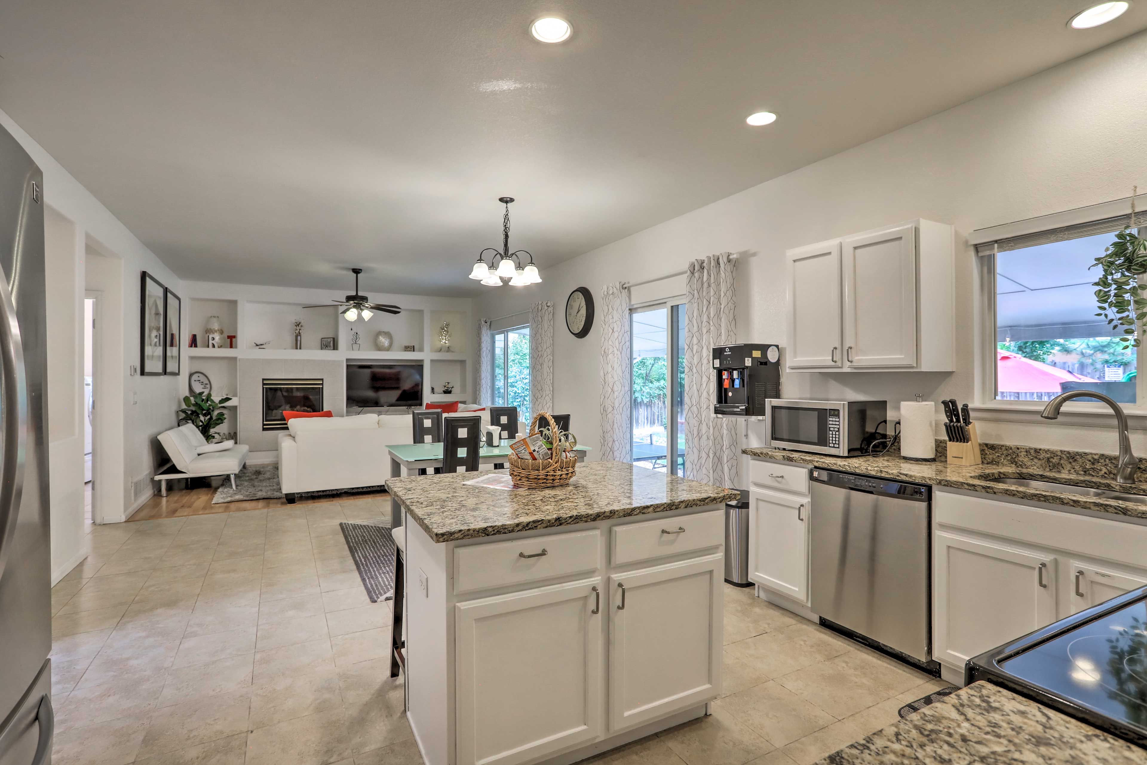 Kitchen | Dishware & Flatware