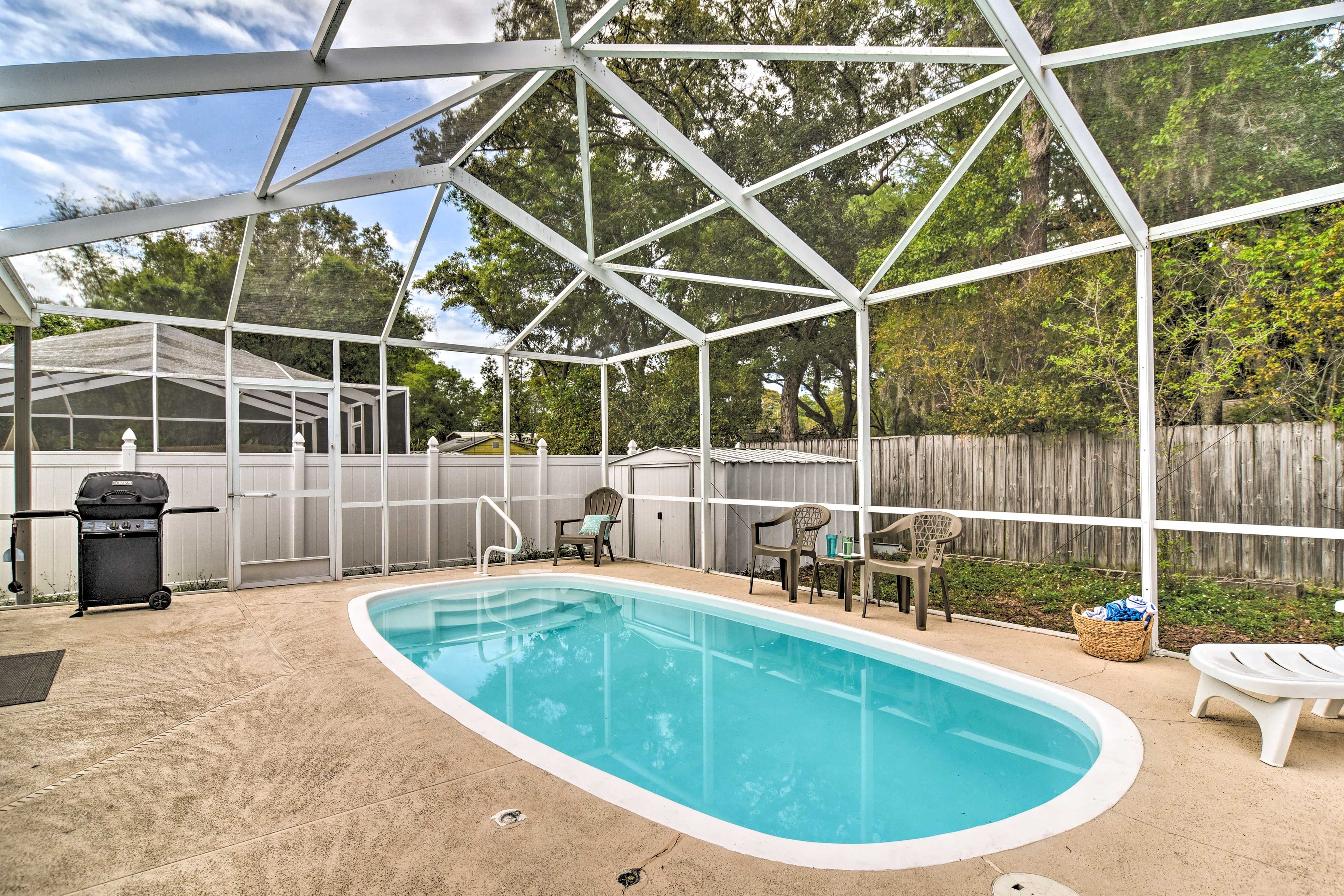 St. Petersburg Vacation Rental | 3BR | 2BA | 1,305 Sq Ft | 2 Steps Required