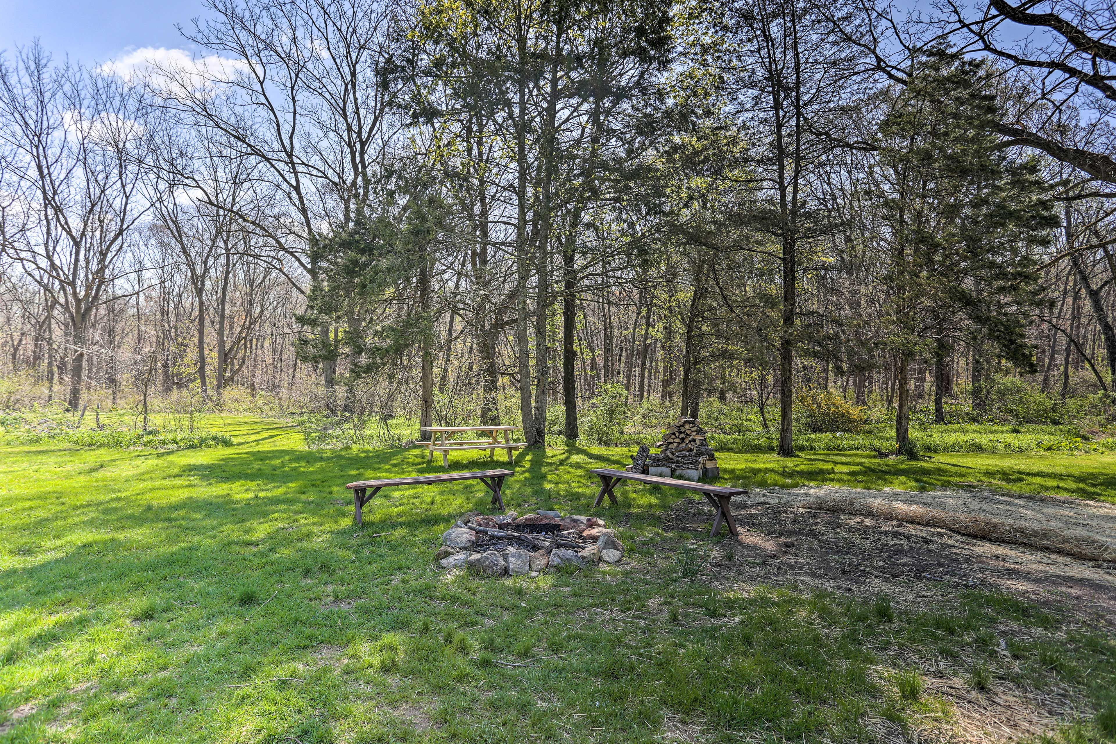 Private Fire Pit | Firewood Provided