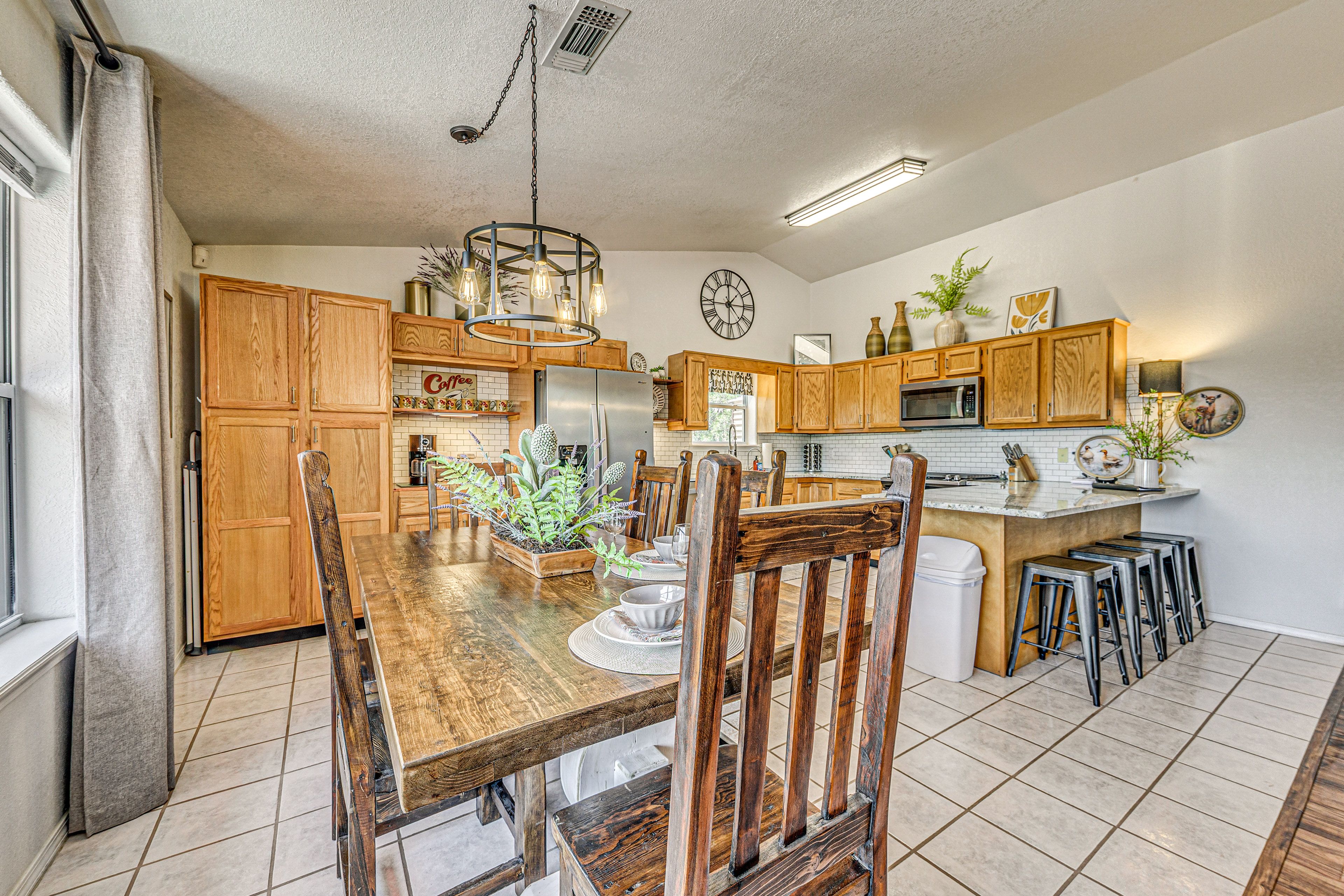 Dining Area | Dishes & Flatware