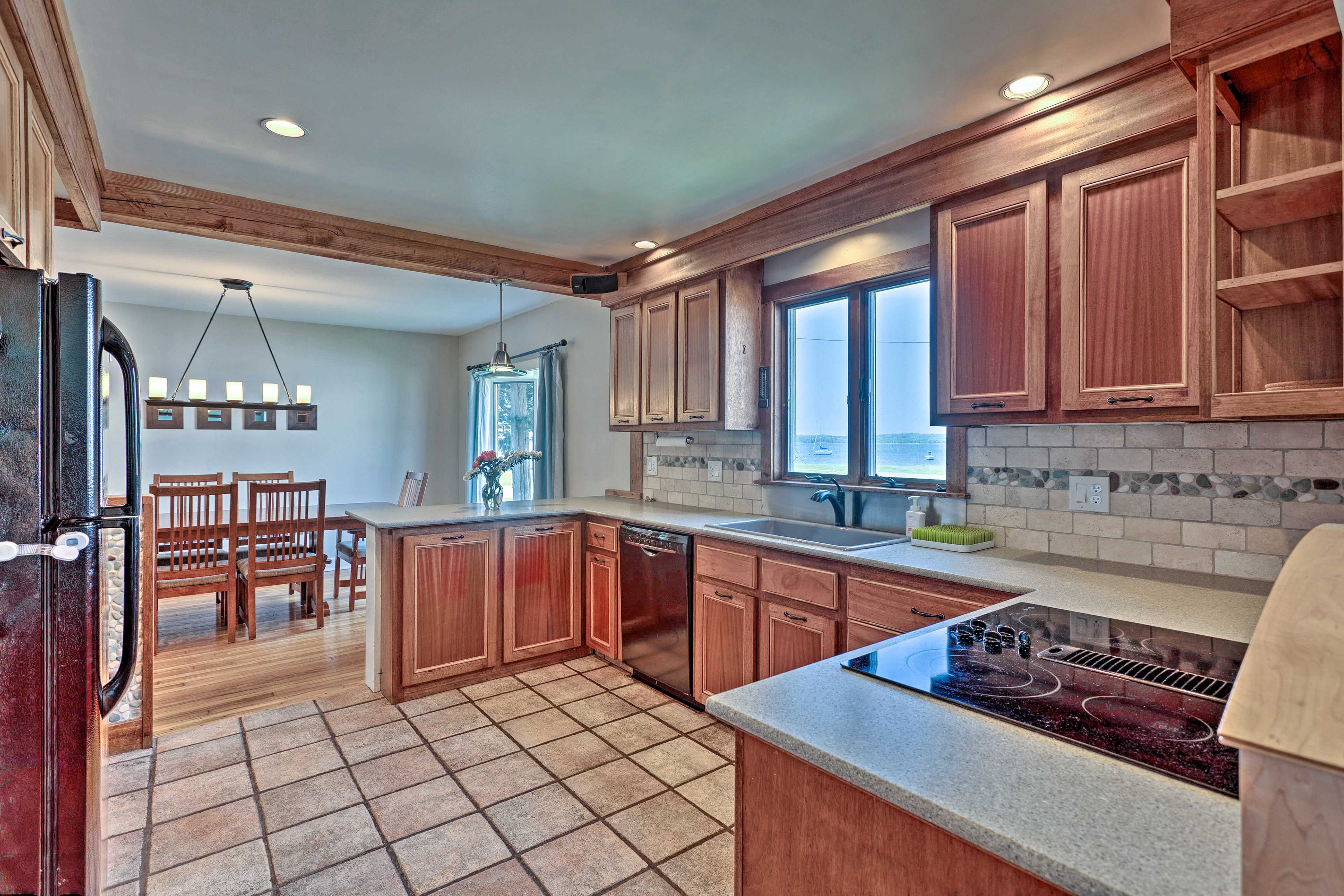 Kitchen | Fully Equipped
