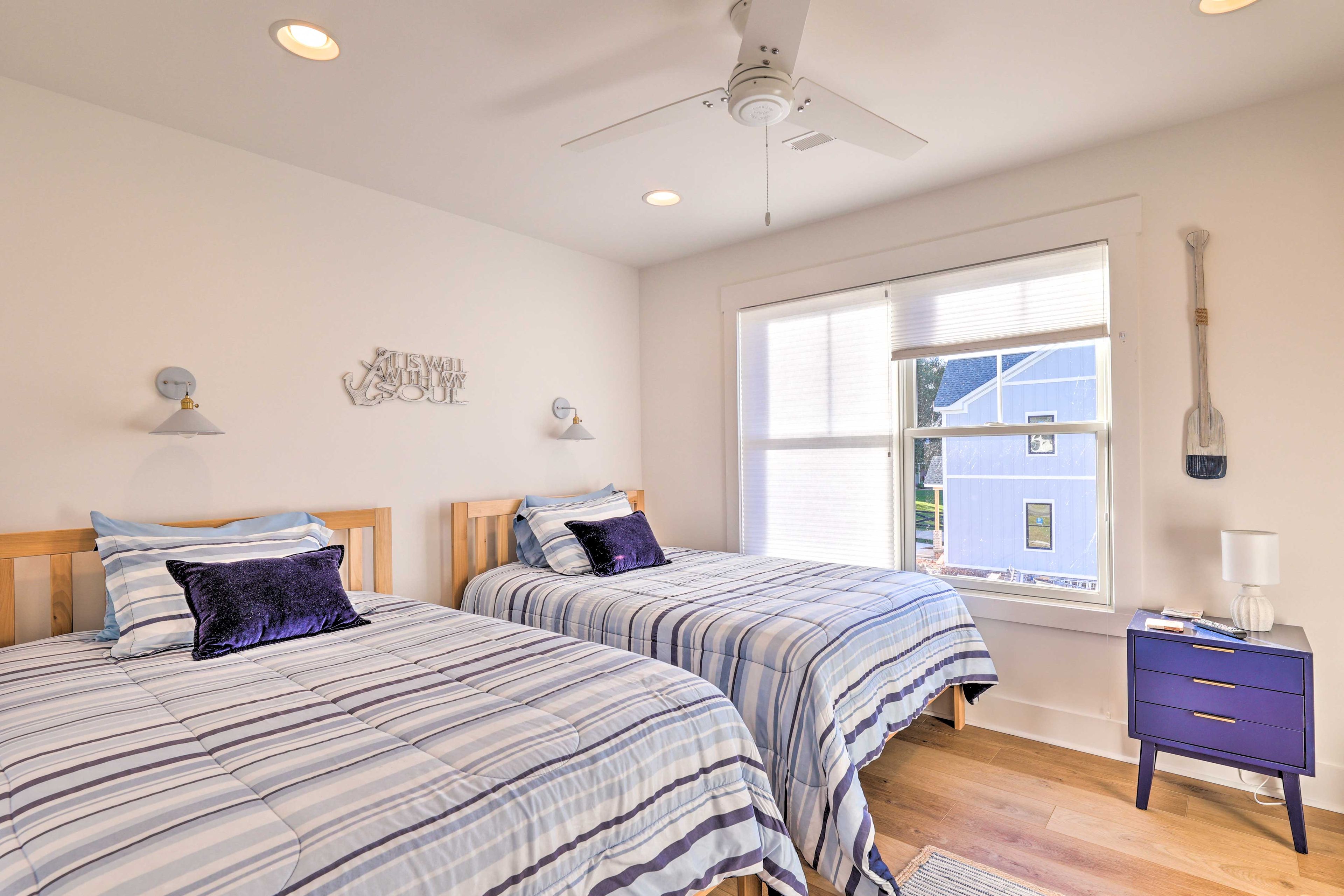 Bedroom 3 | 2 Queen Beds | Smart TV