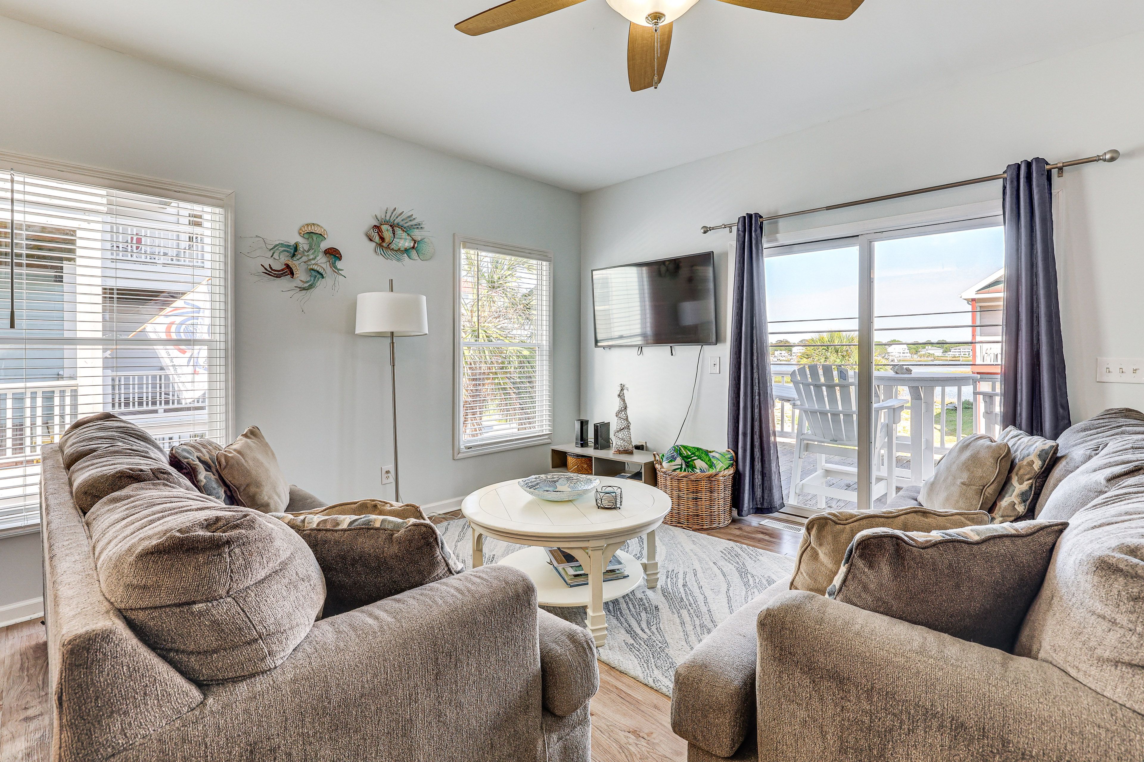 Carolina Beach Vacation Rental | 3BR | 2.5BA | 1,360 Sq Ft | 2nd-Floor Condo