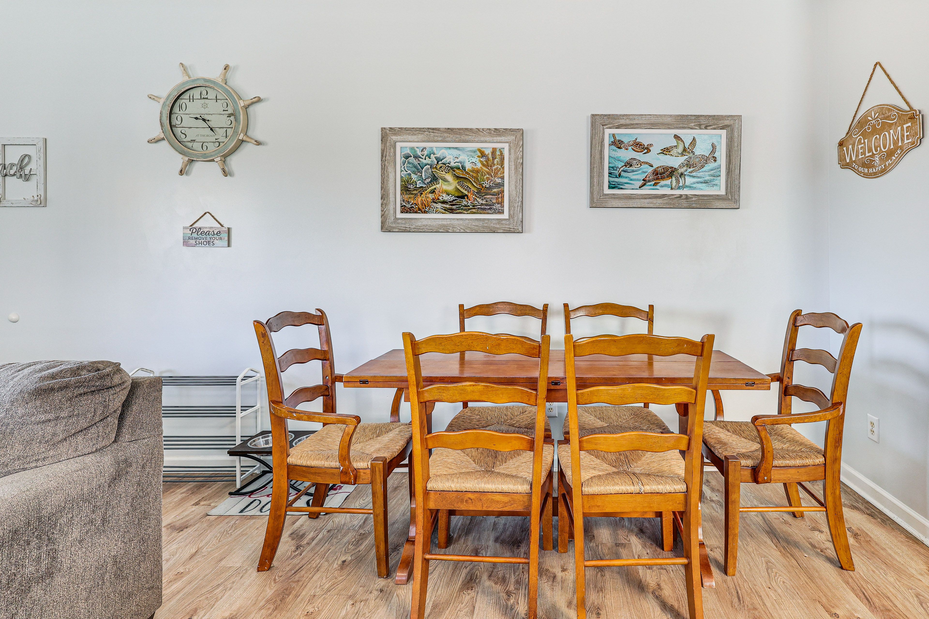 Dining Area | Dishware Provided