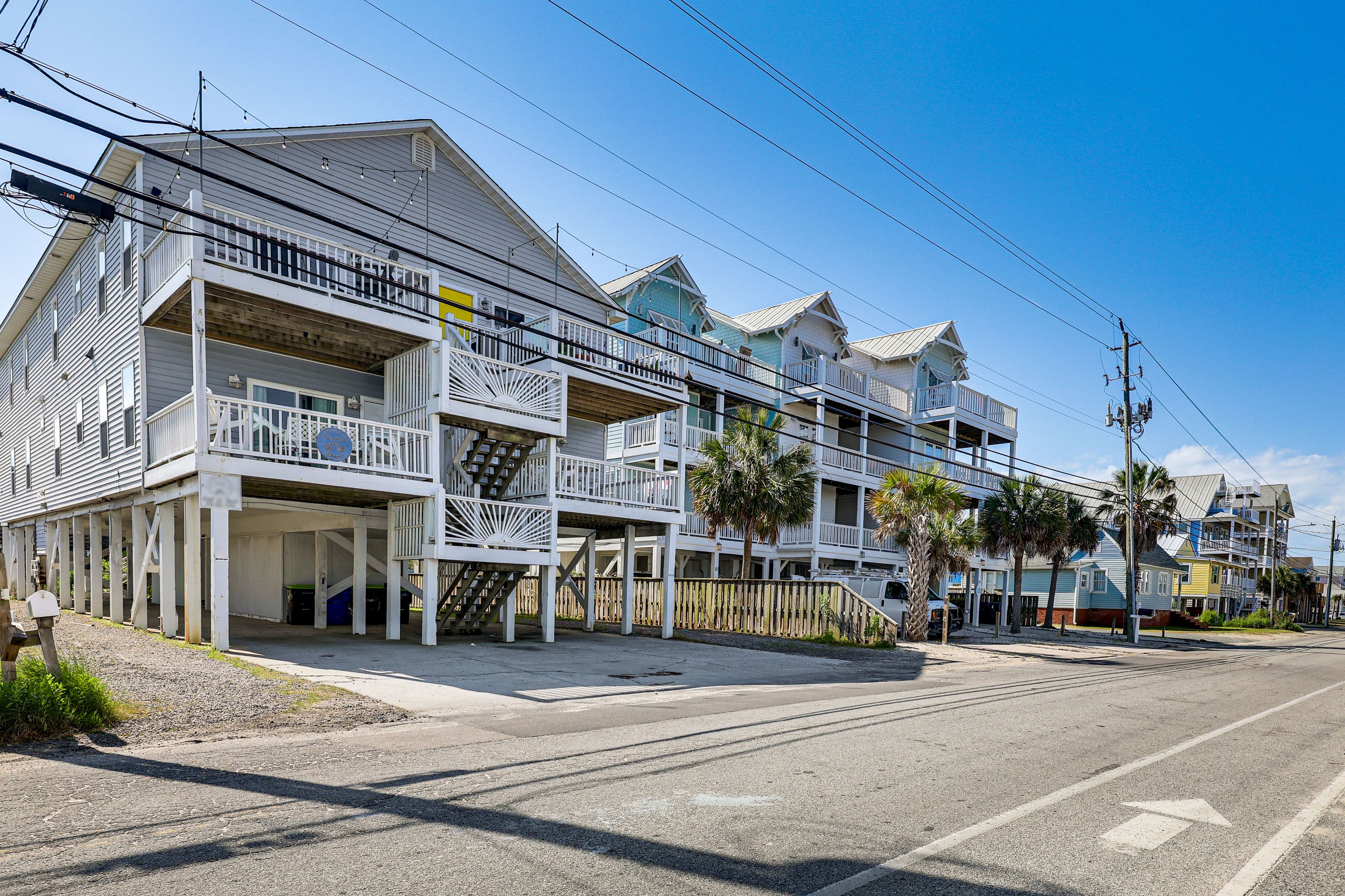 Condo Exterior | Keyless Entry | Driveway Parking (2 Vehicles)