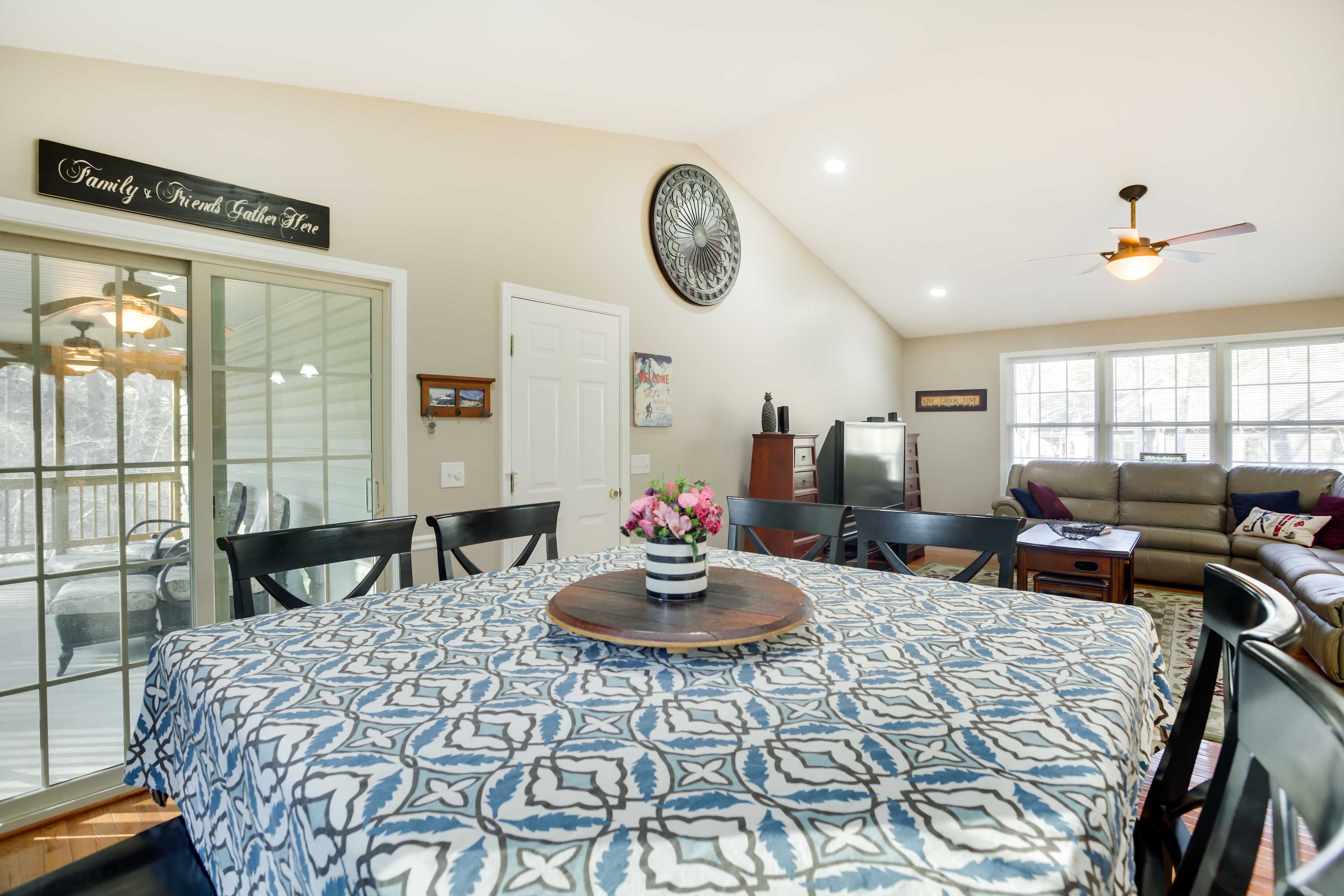 Dining Table | Dishware & Flatware Provided