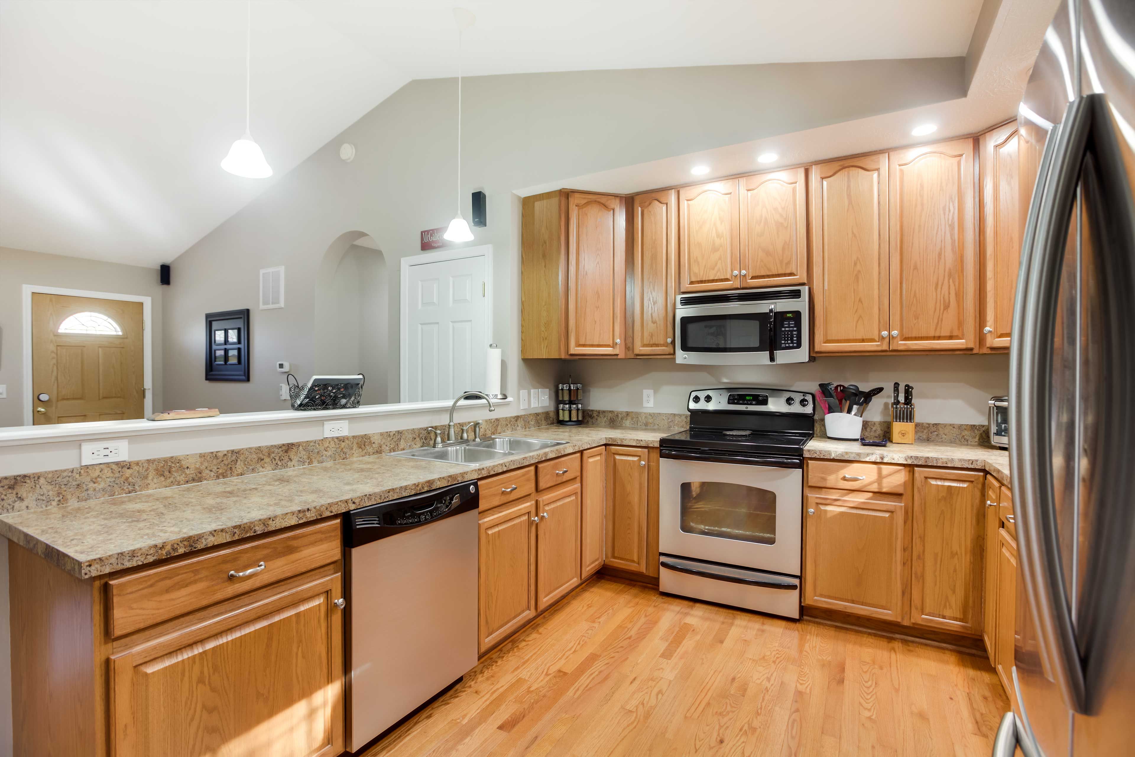 Kitchen | Cooking Basics | Trash Bags & Paper Towels Provided