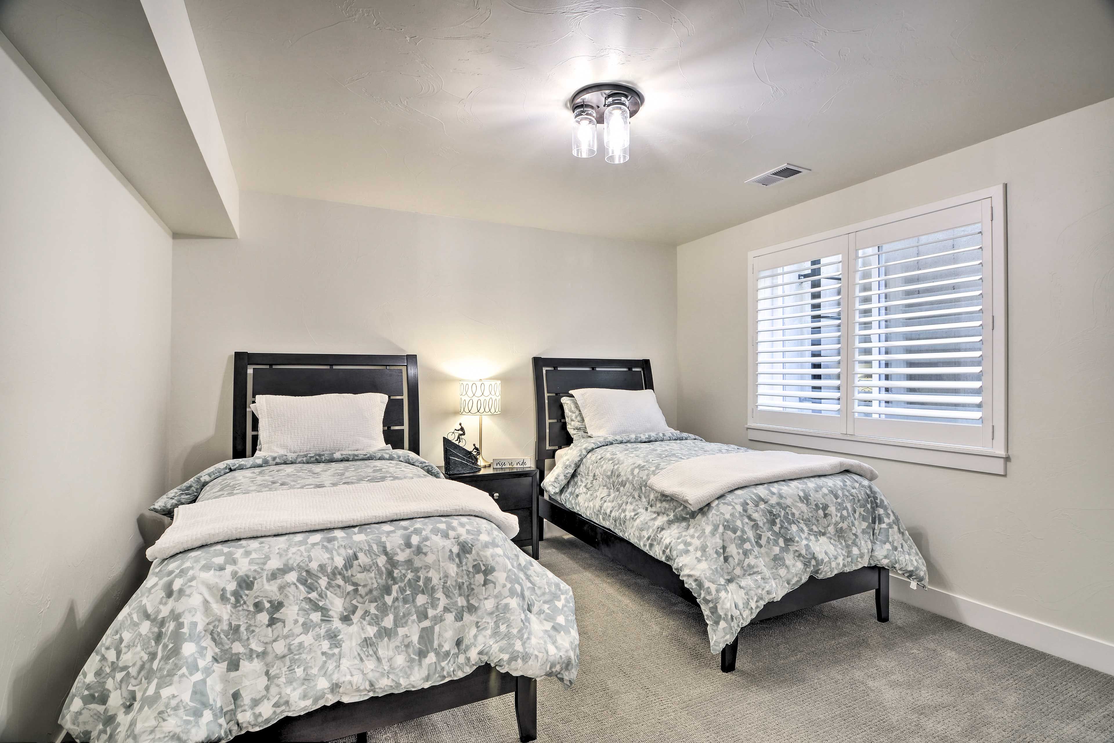 Bedroom 4 | 2 Twin Beds | Basement