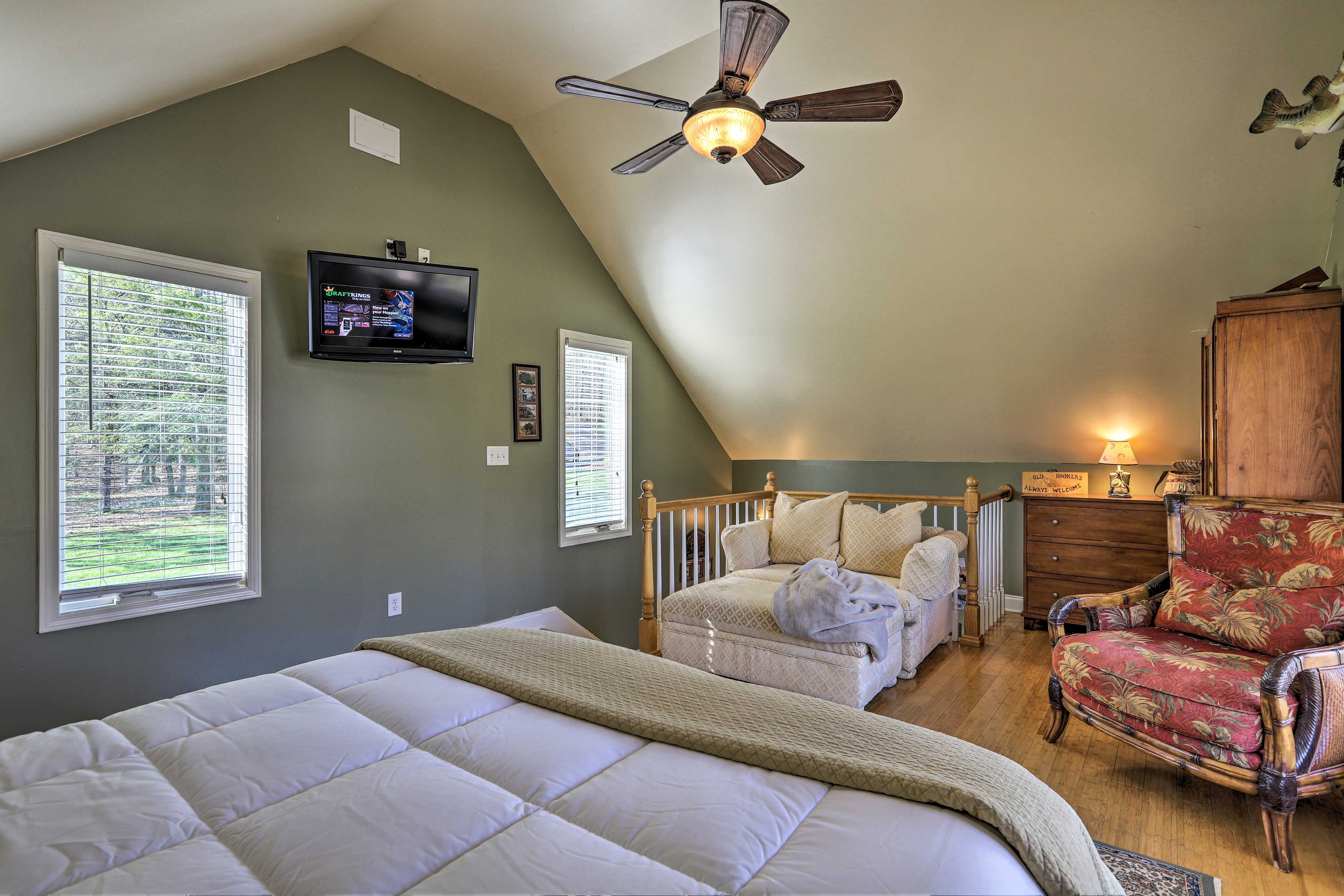 Bedroom | Long-Term Renters Welcome
