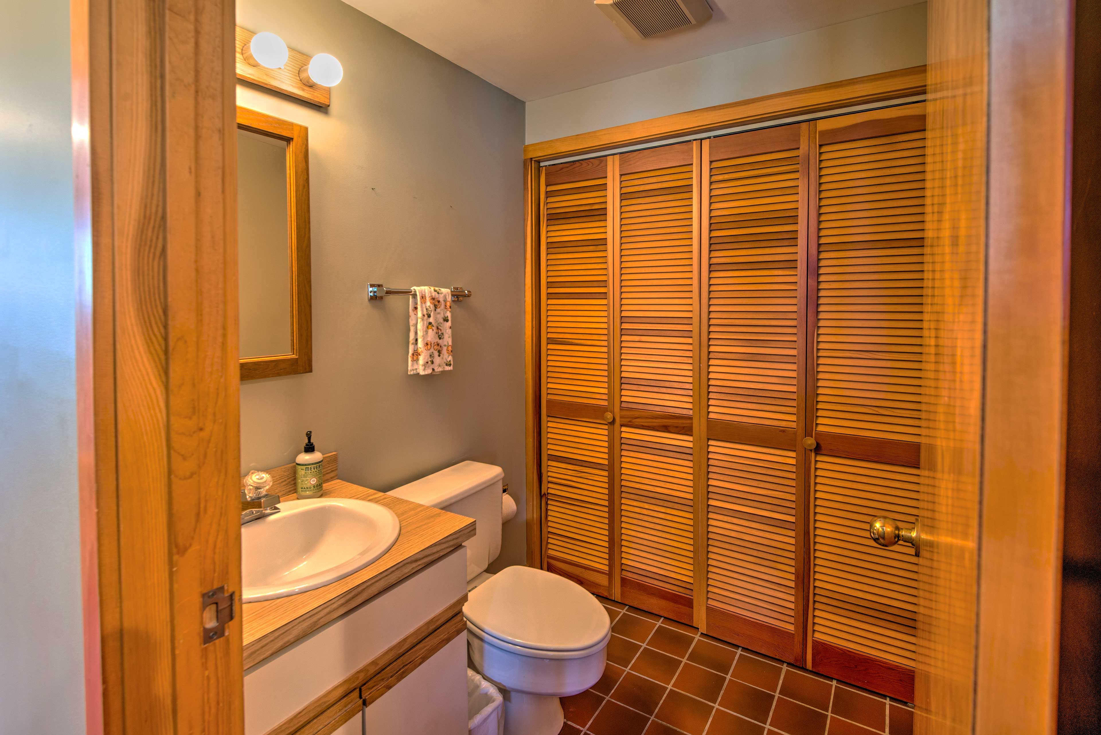 Bathroom 4 | Half Bathroom