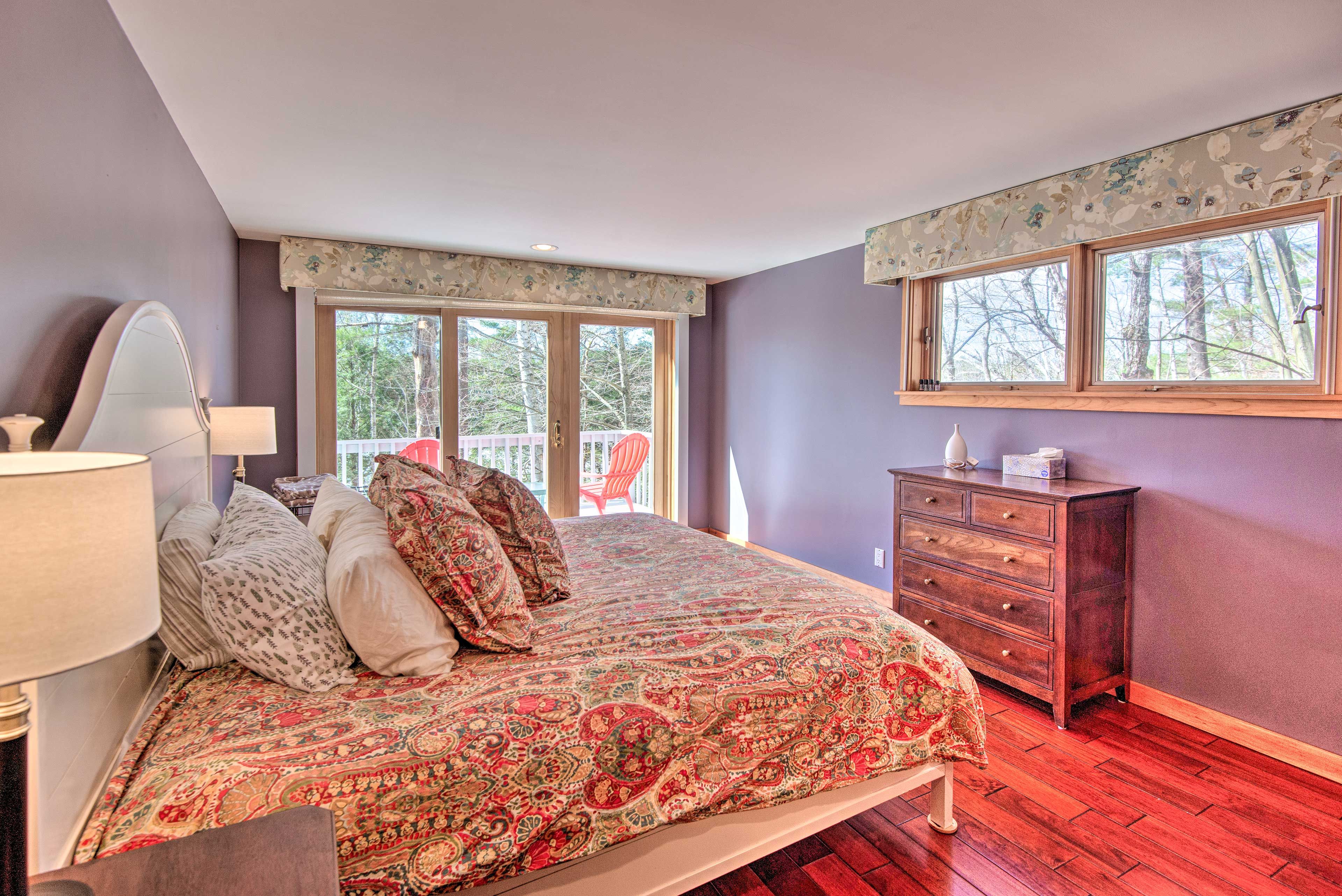 Bedroom 1 | King Bed | Deck Access
