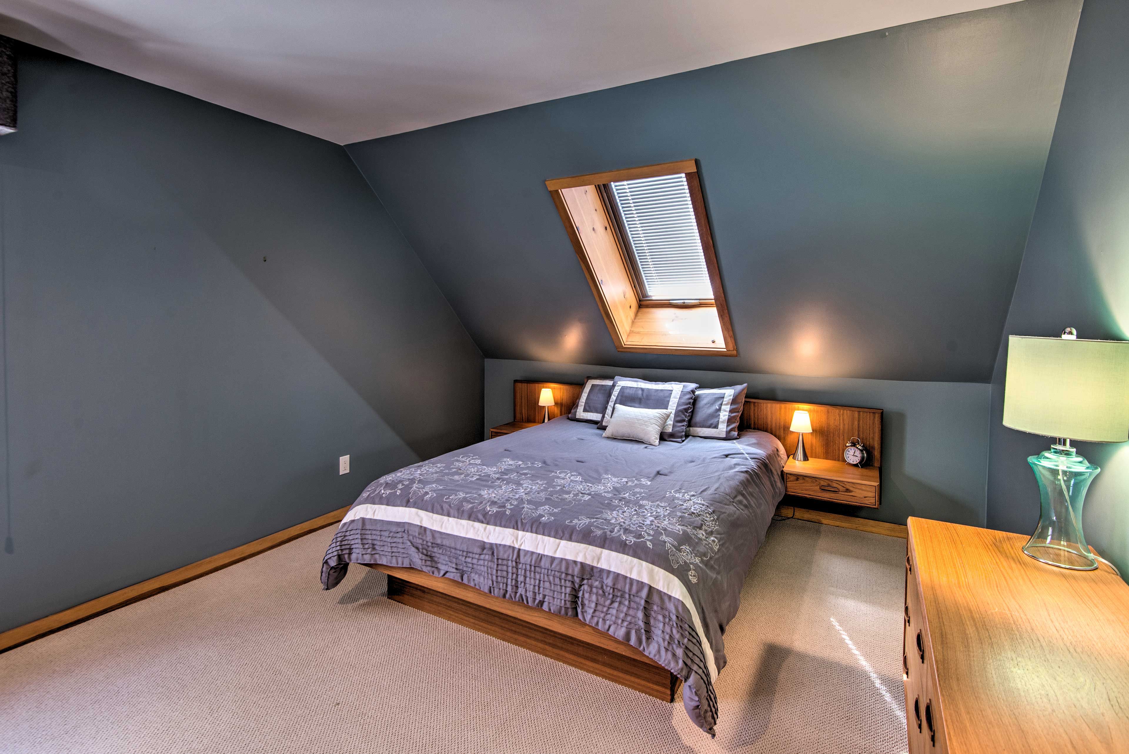 Bedroom 2 | Queen Bed | 2nd Floor