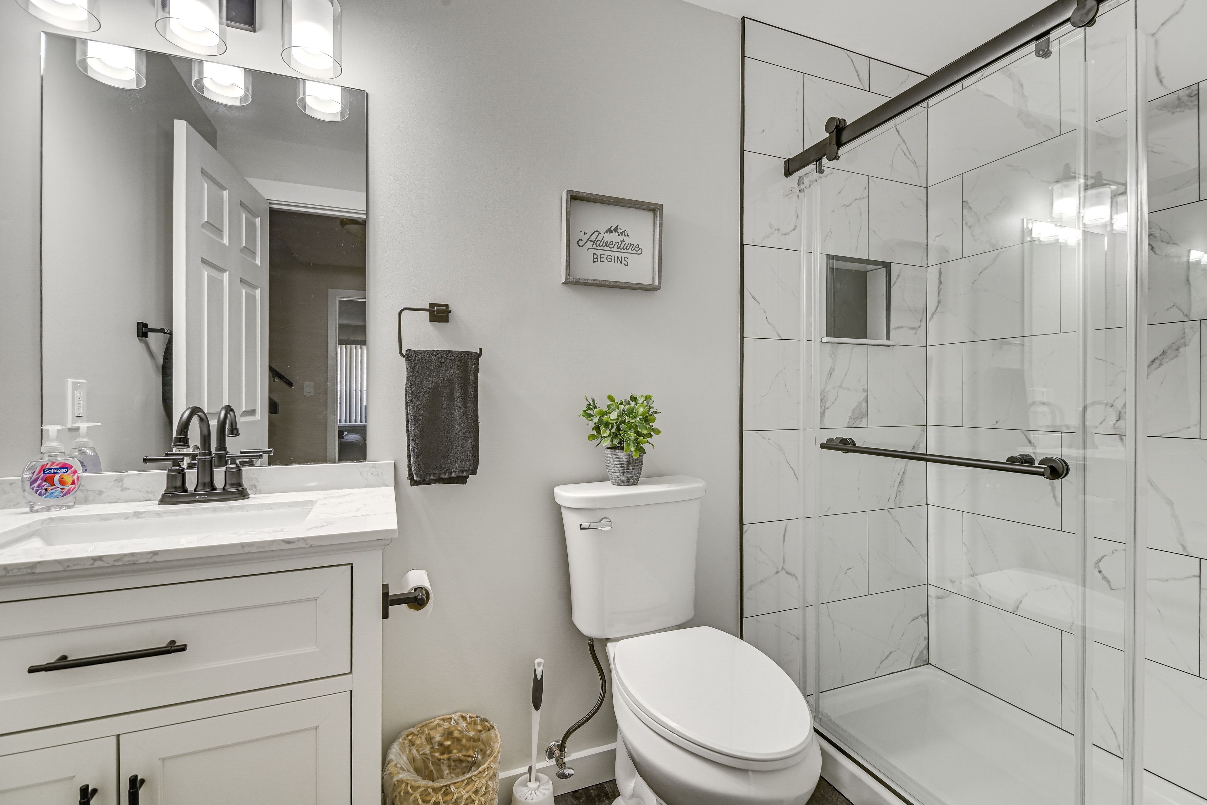 Full Bathroom | 1st Floor