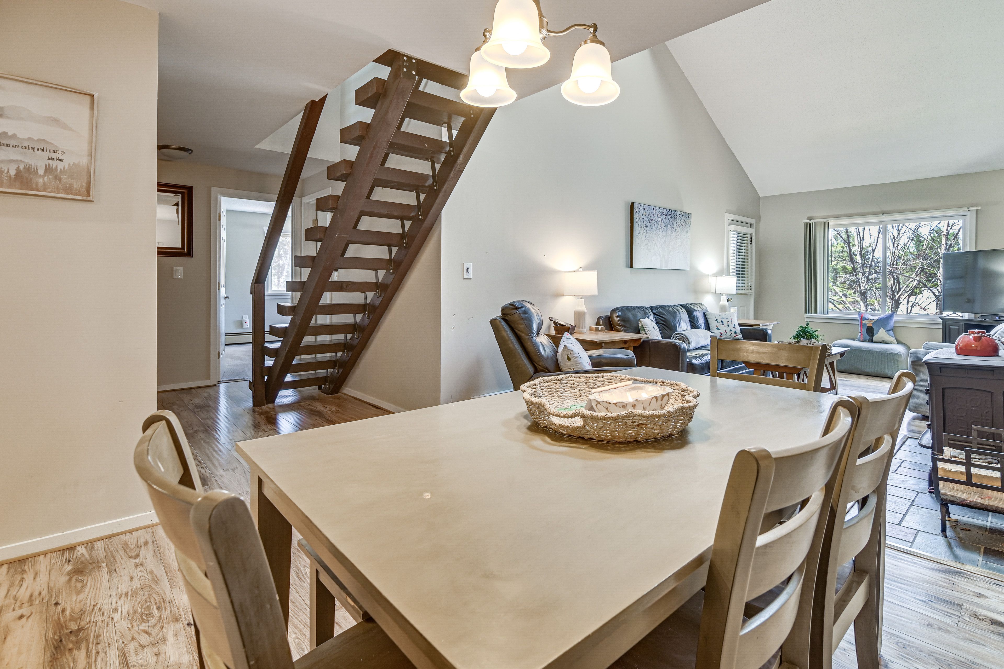 Dining Area | 1st Floor