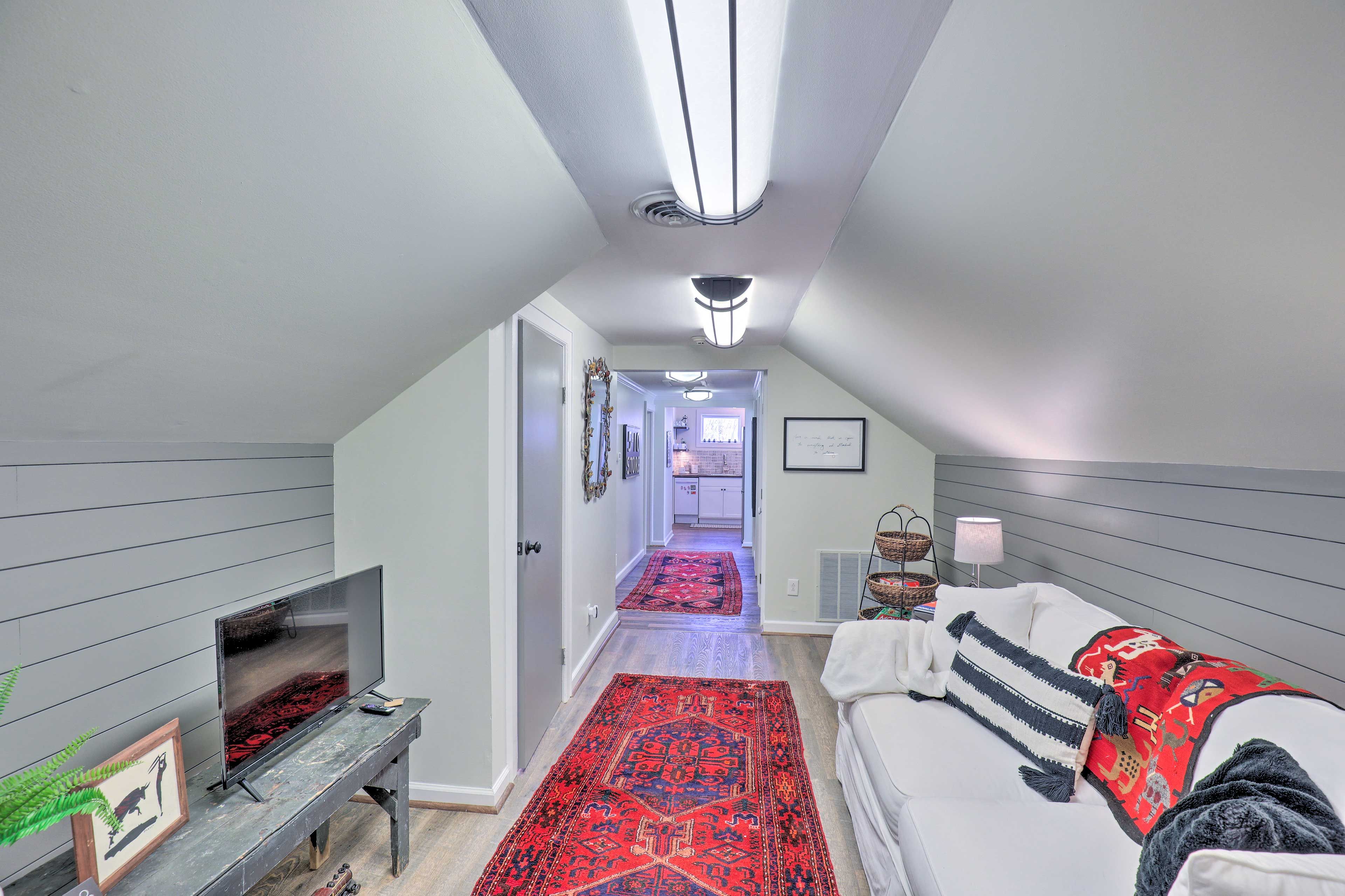 Living Area | Free WiFi