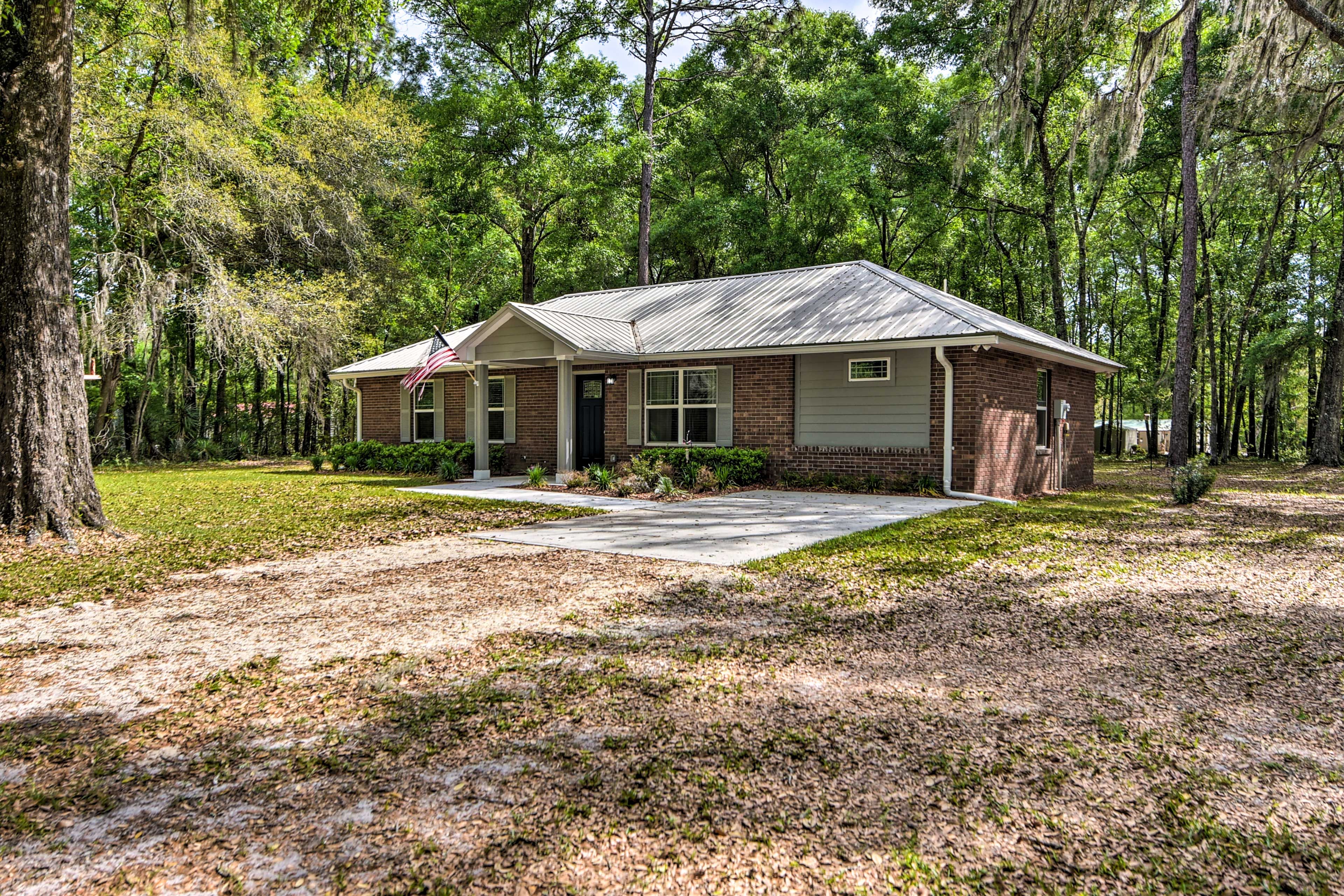 Home Exterior | Gravel Driveway Parking (2 Vehicles)
