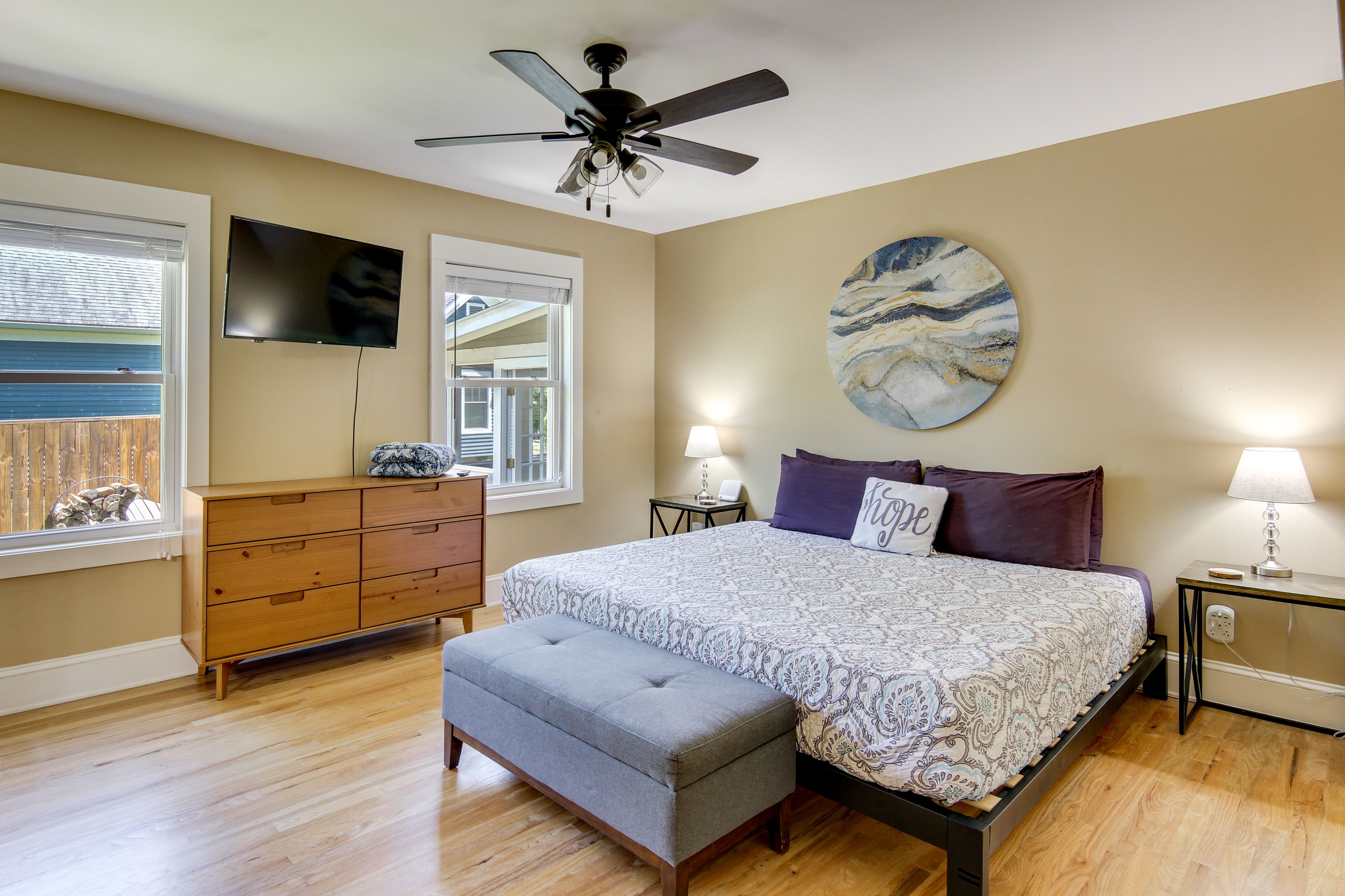 Bedroom 1 | King Bed
