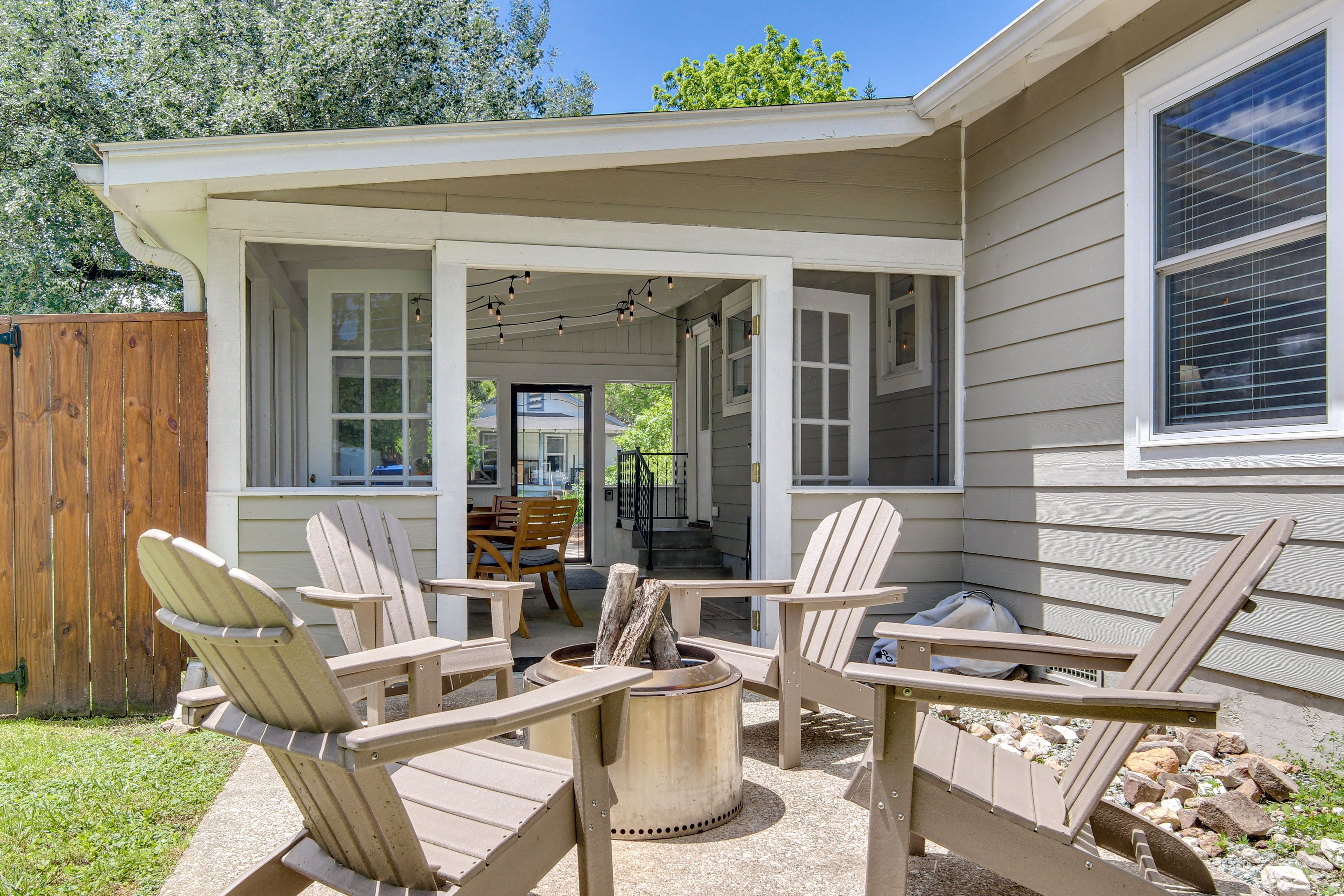 Fire Pit | Fenced Yard
