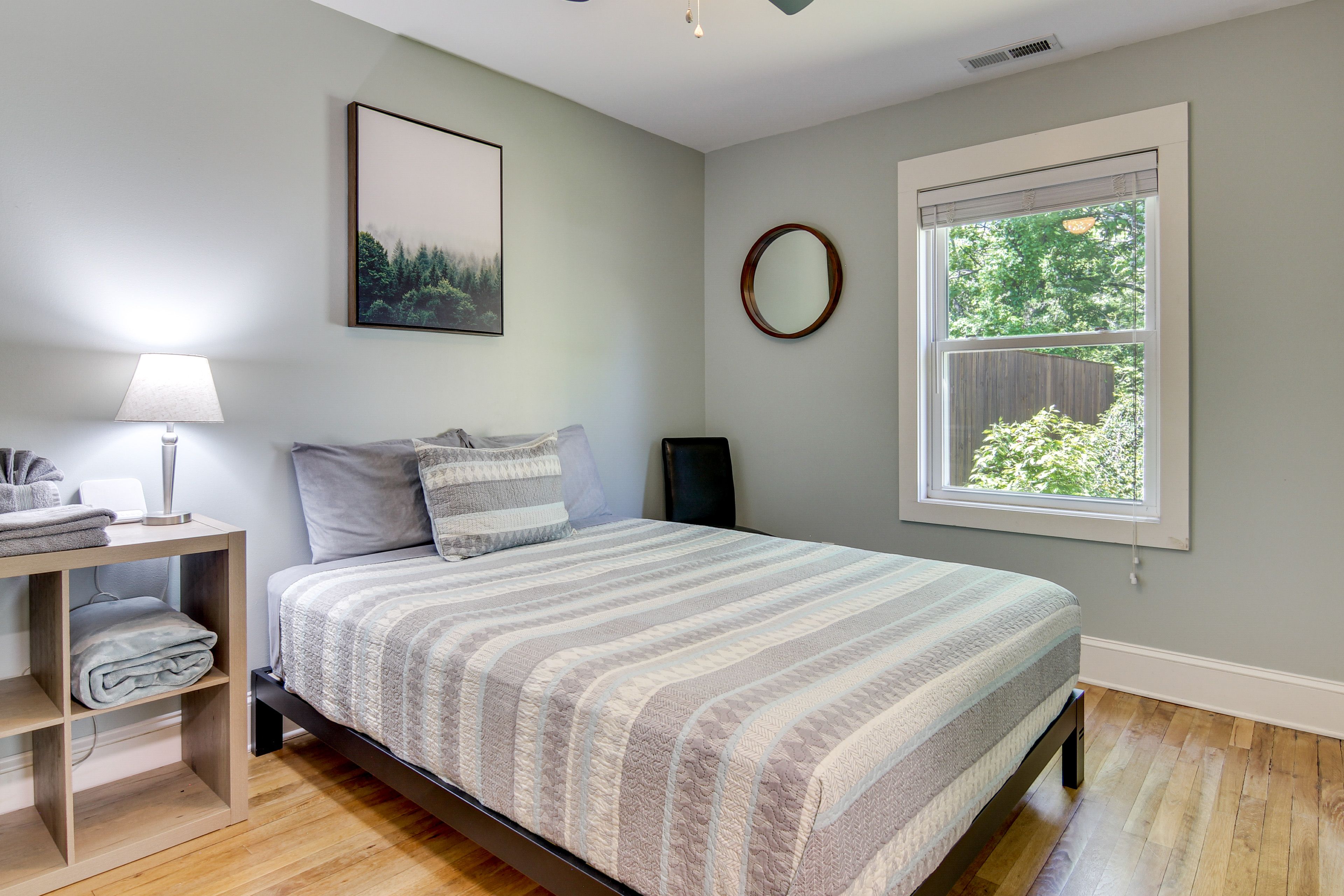 Bedroom 2 | Queen Bed