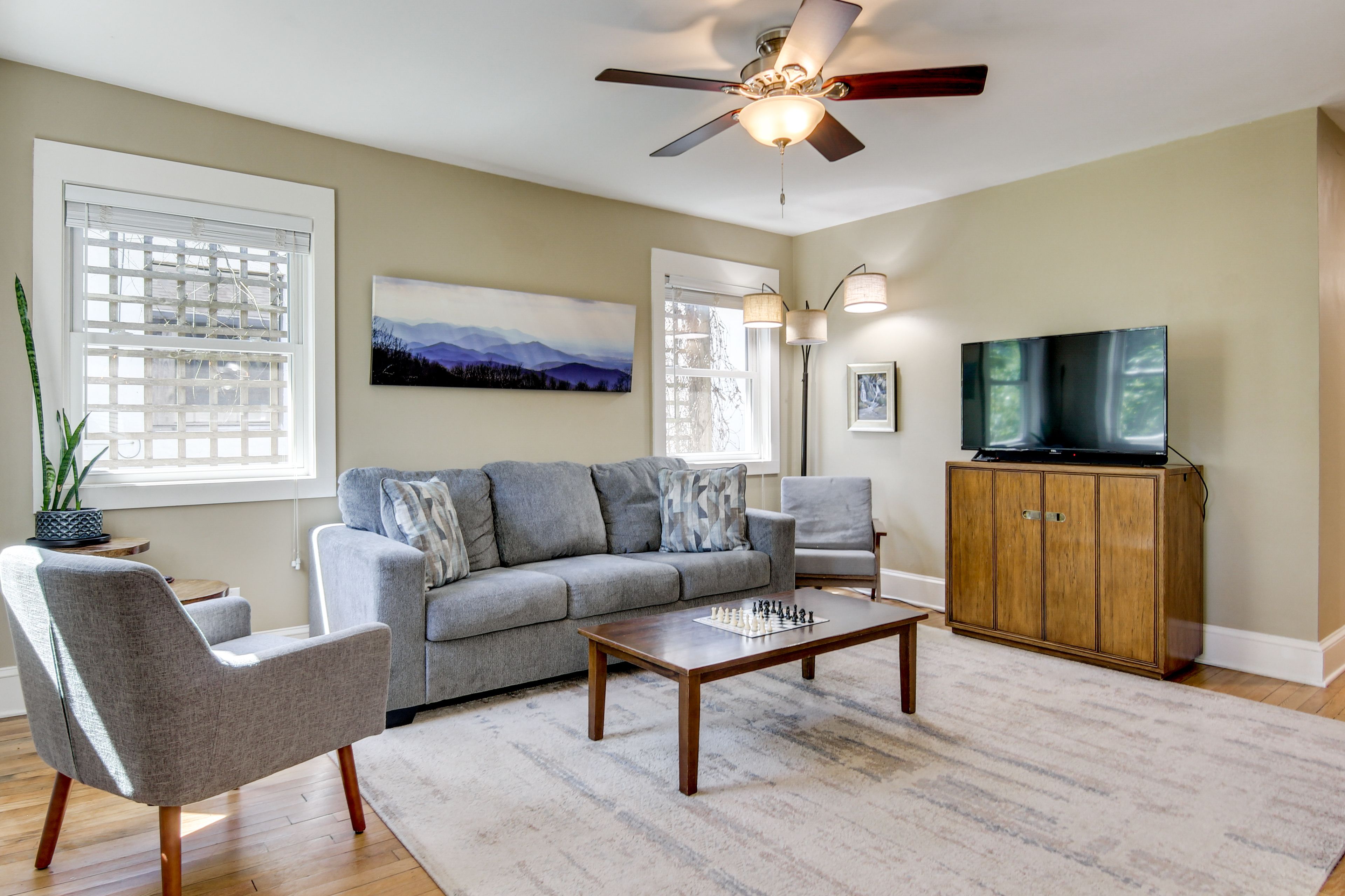Living Room | Free WiFi | Air Conditioning | Heating