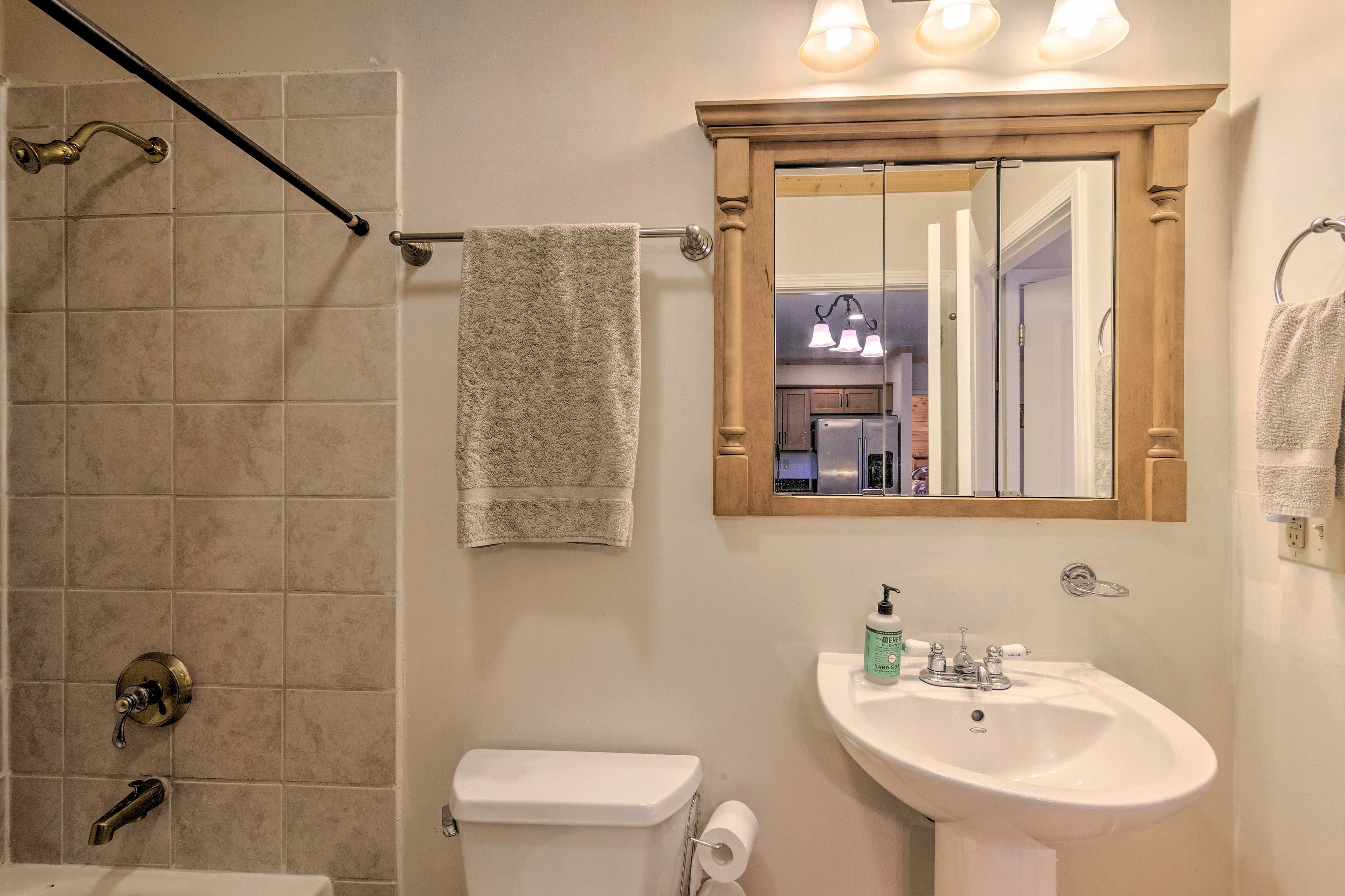 En-Suite Bathroom | Towels Provided
